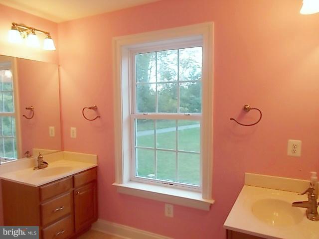 FALLS ROAD - Residential