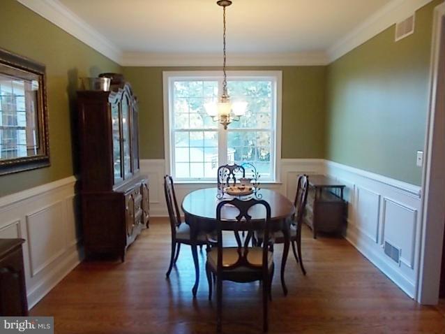 FALLS ROAD - Residential