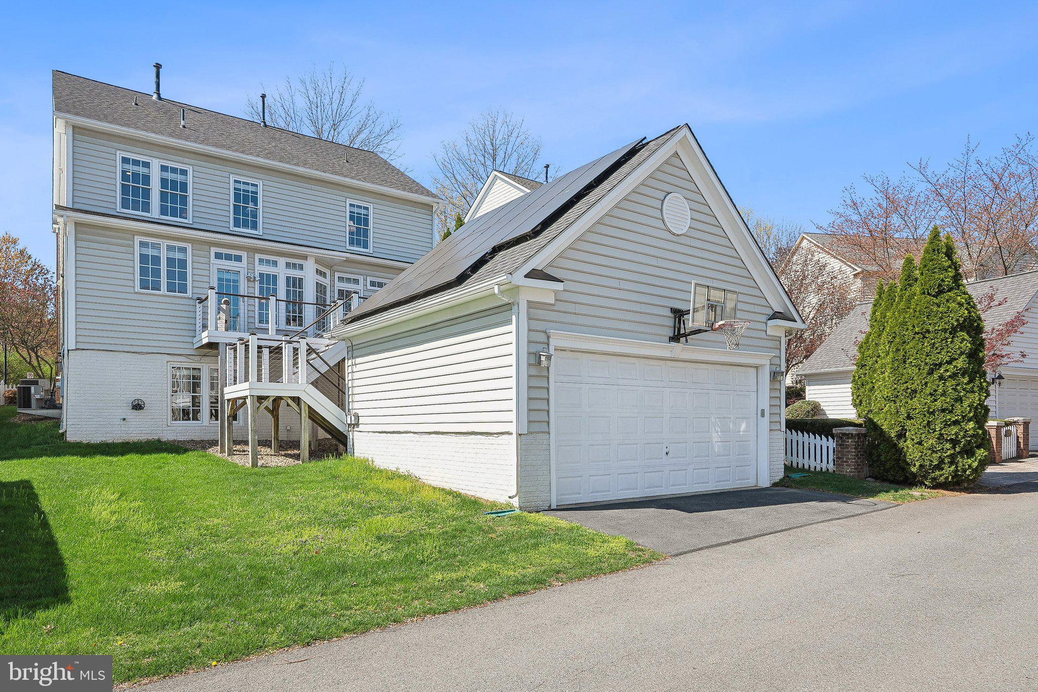 LAKELANDS - Residential