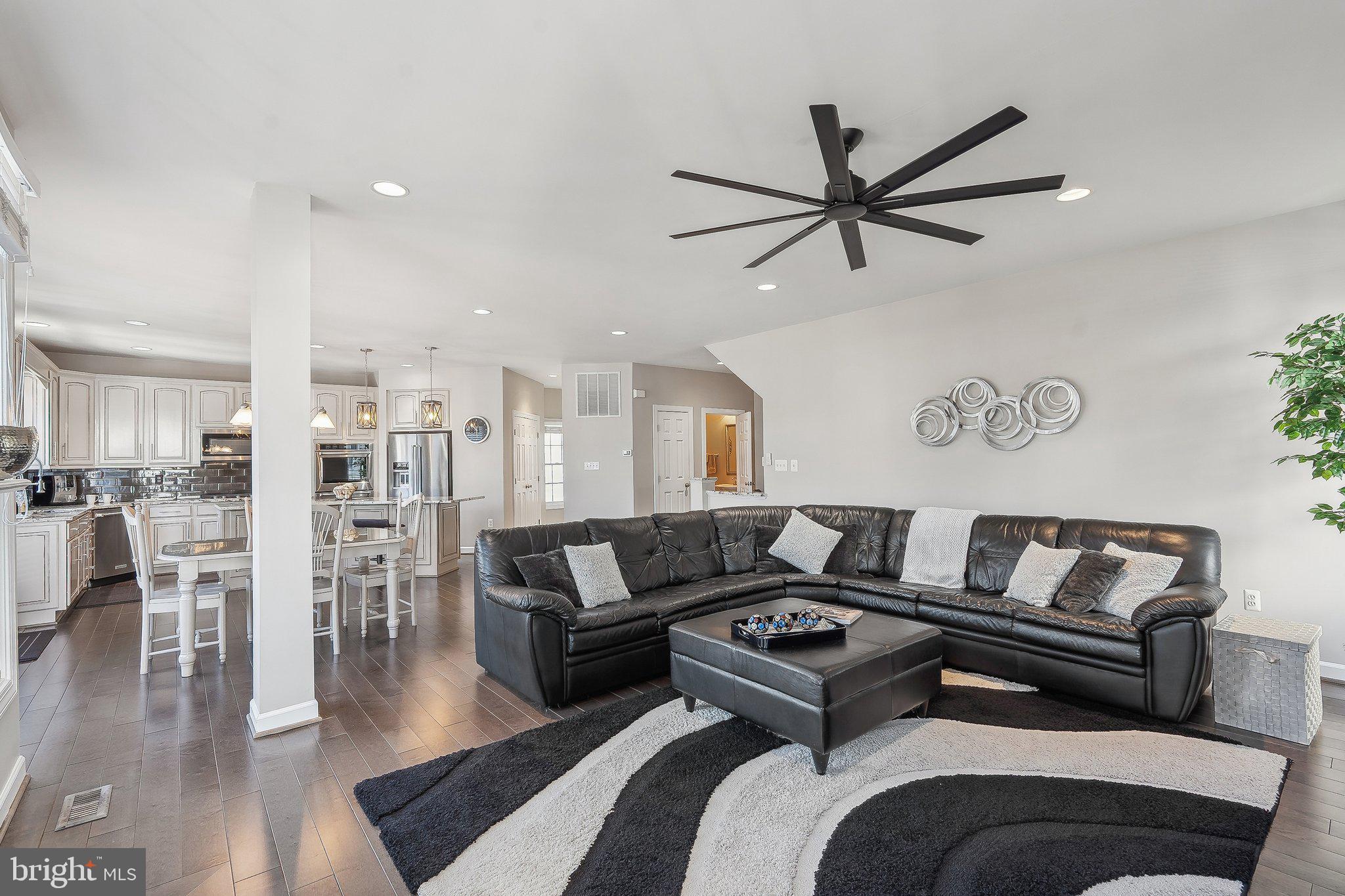 LAKELANDS - Residential