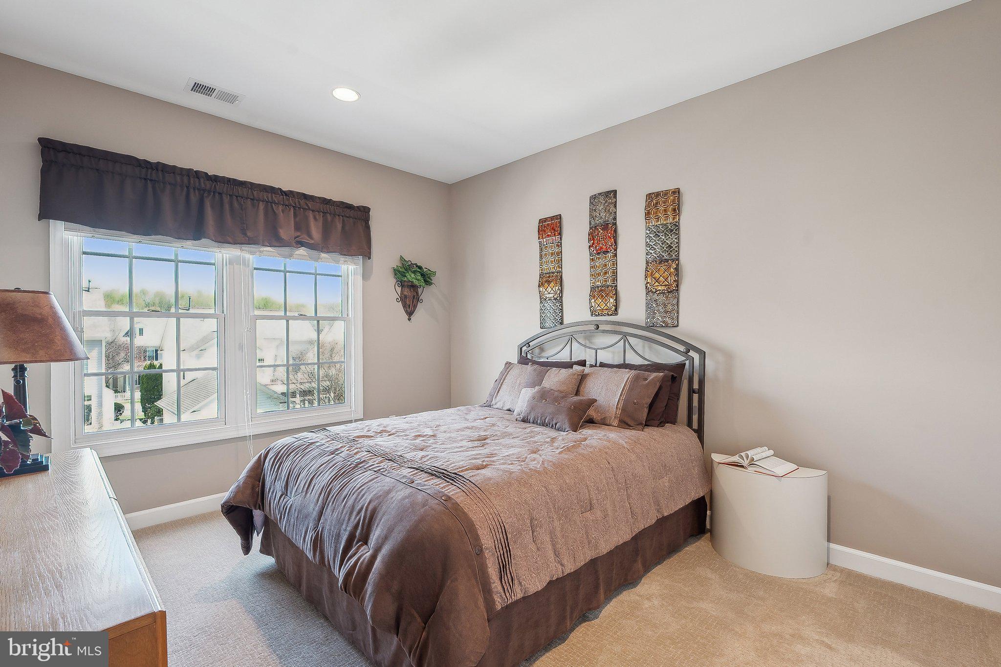 LAKELANDS - Residential