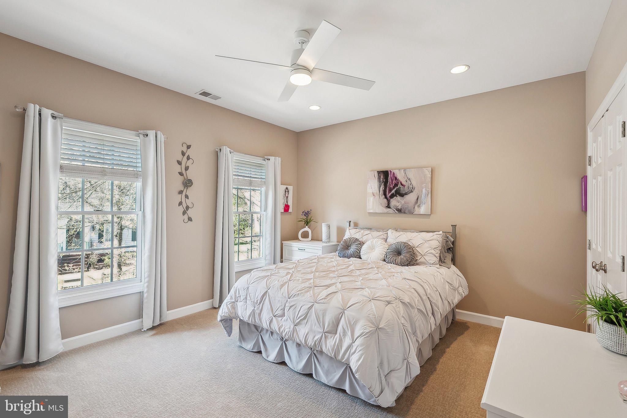 LAKELANDS - Residential