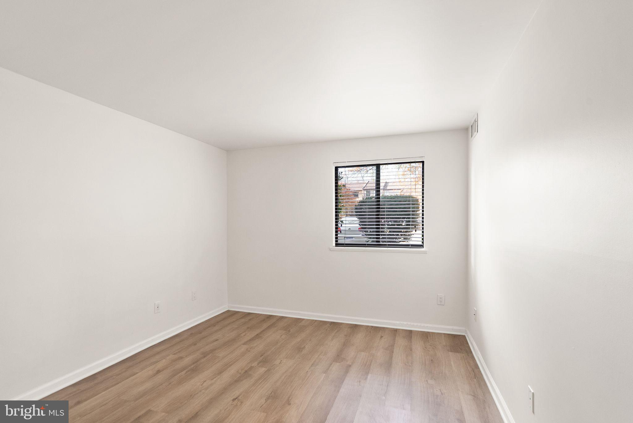 SOUTHGATE CONDO - Residential