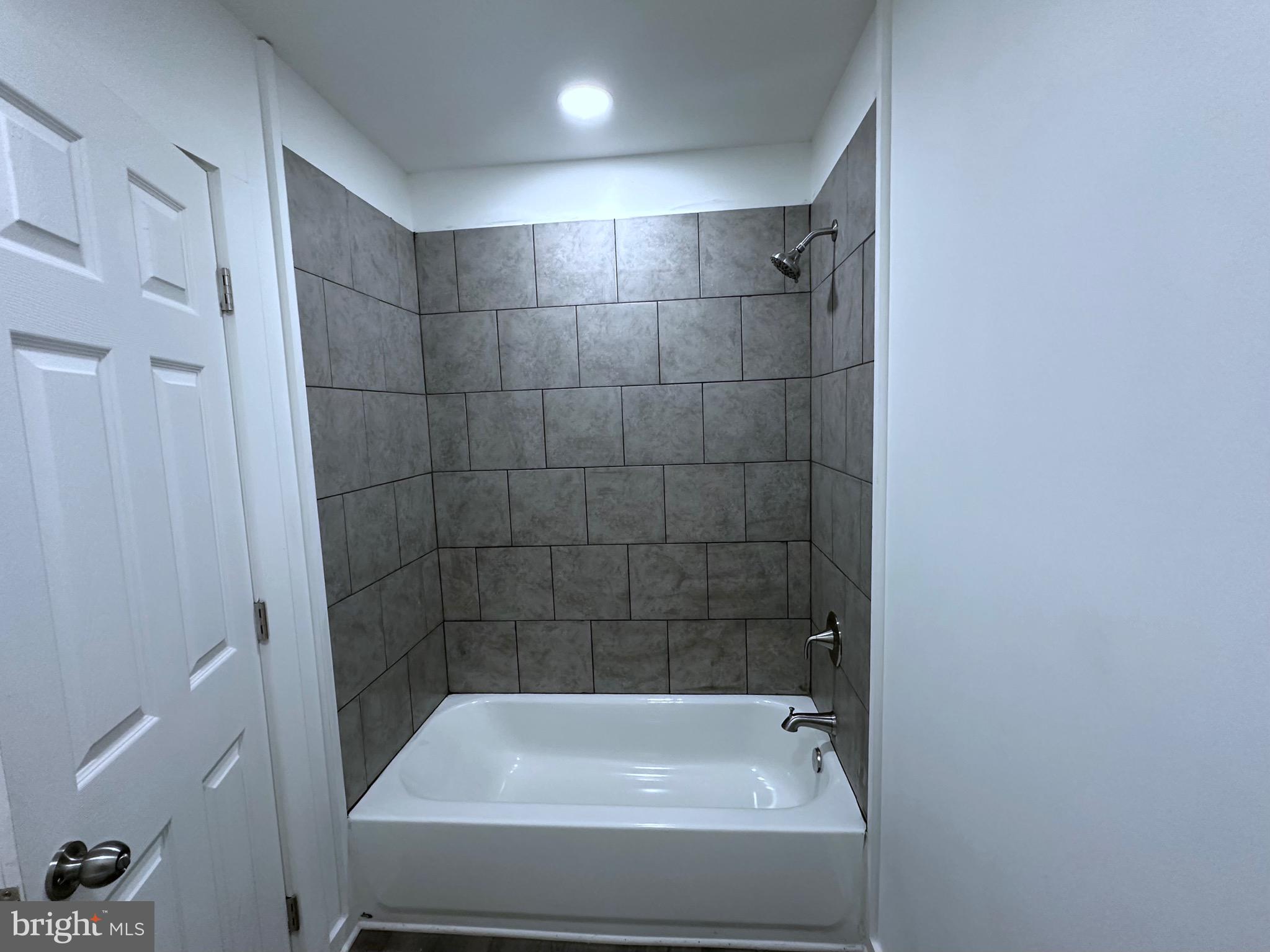 LAKEWOOD HILLS - Residential