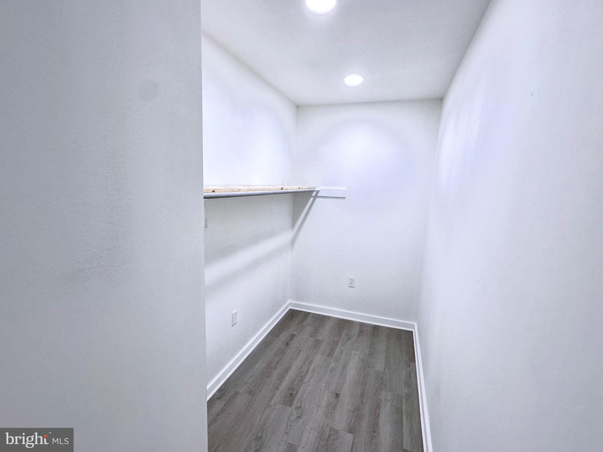 LAKEWOOD HILLS - Residential