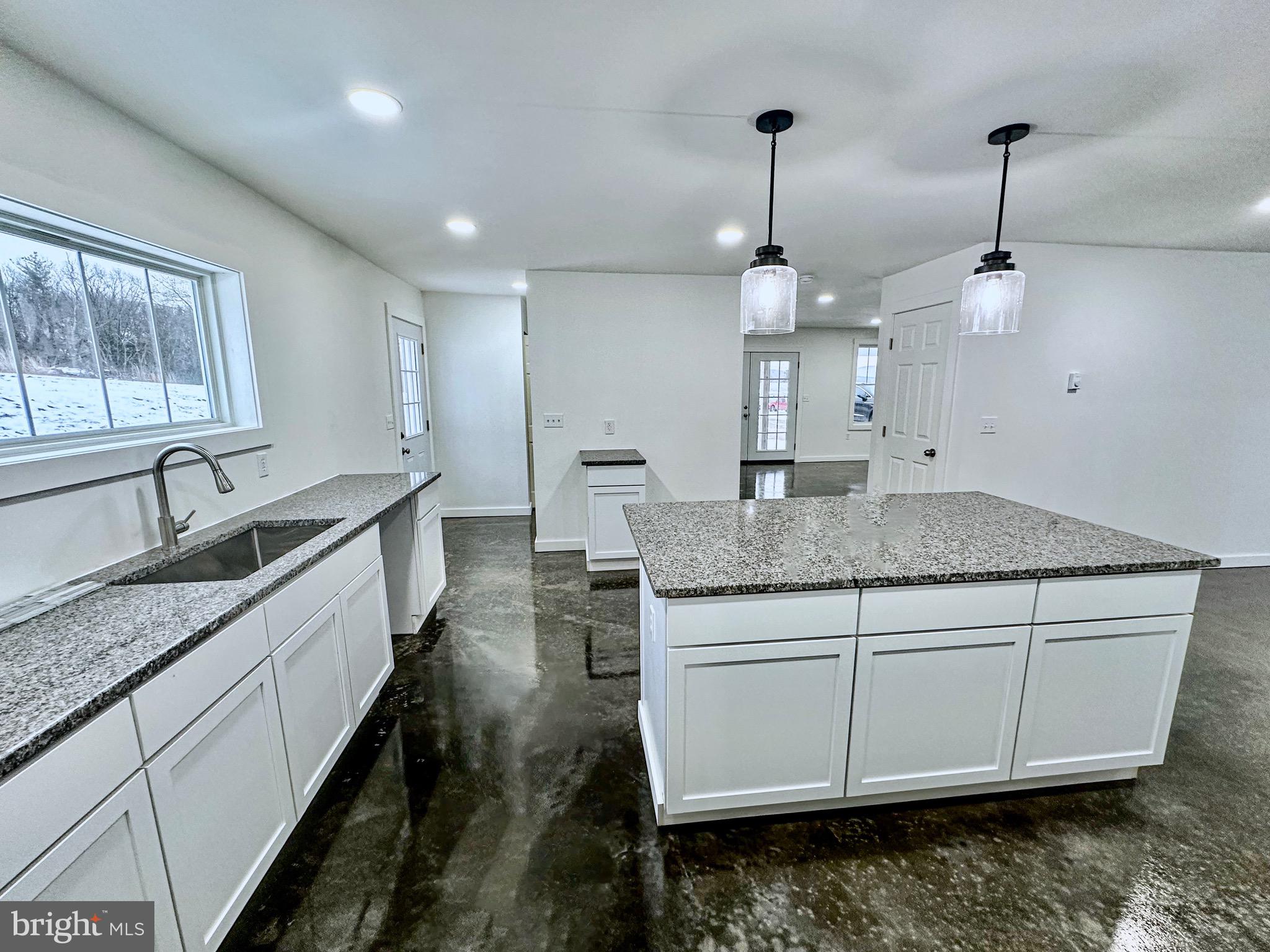 LAKEWOOD HILLS - Residential