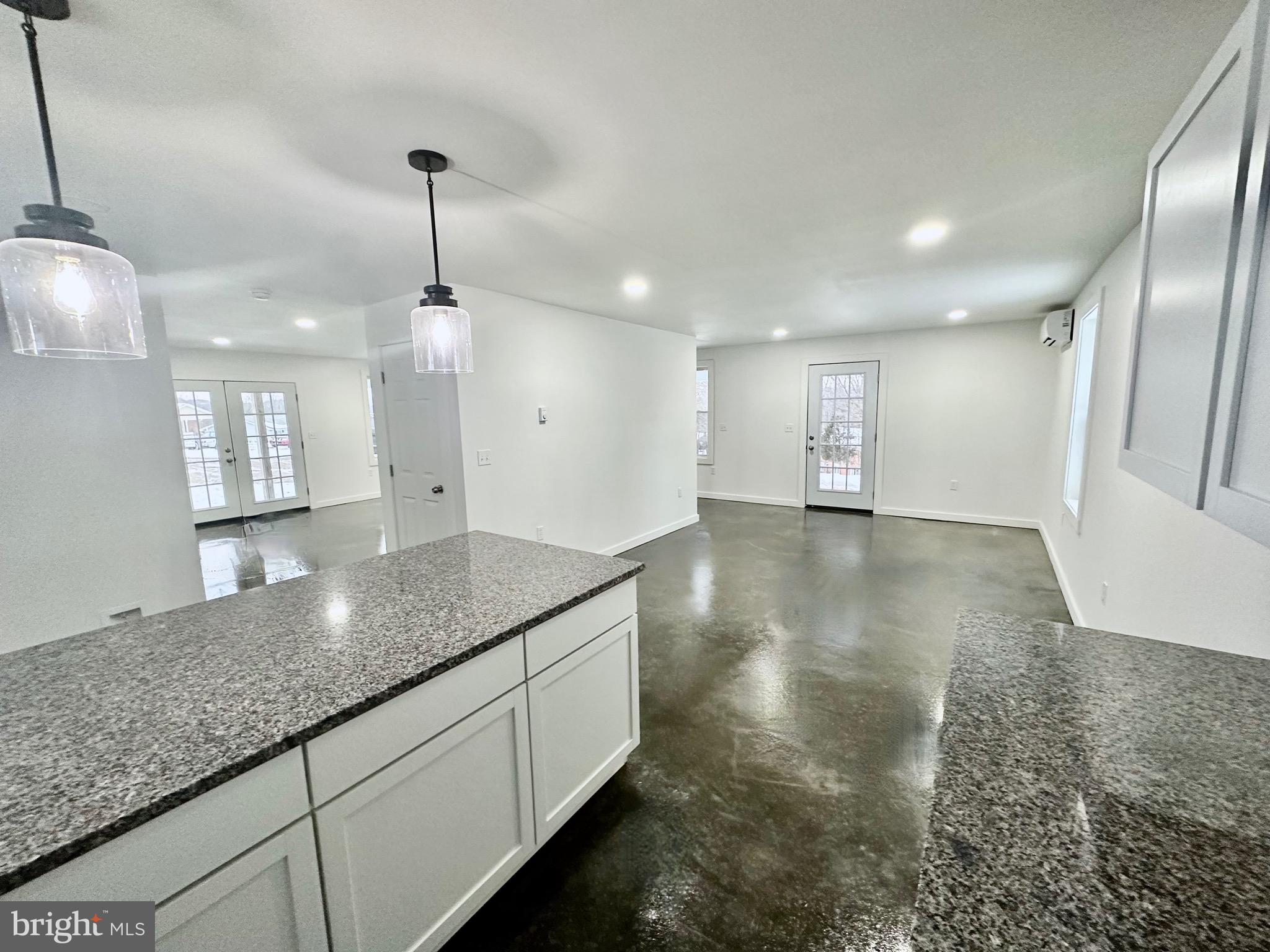 LAKEWOOD HILLS - Residential