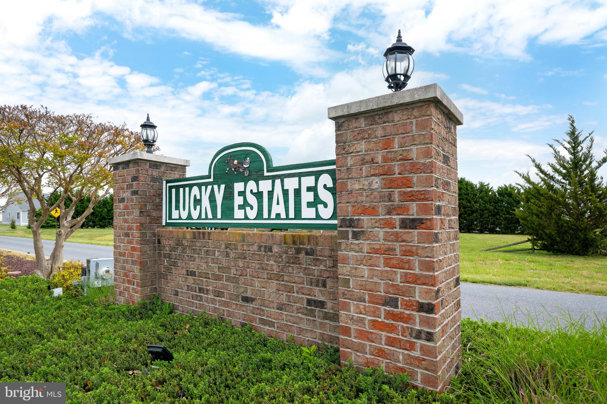 LUCKY ESTATES - Residential
