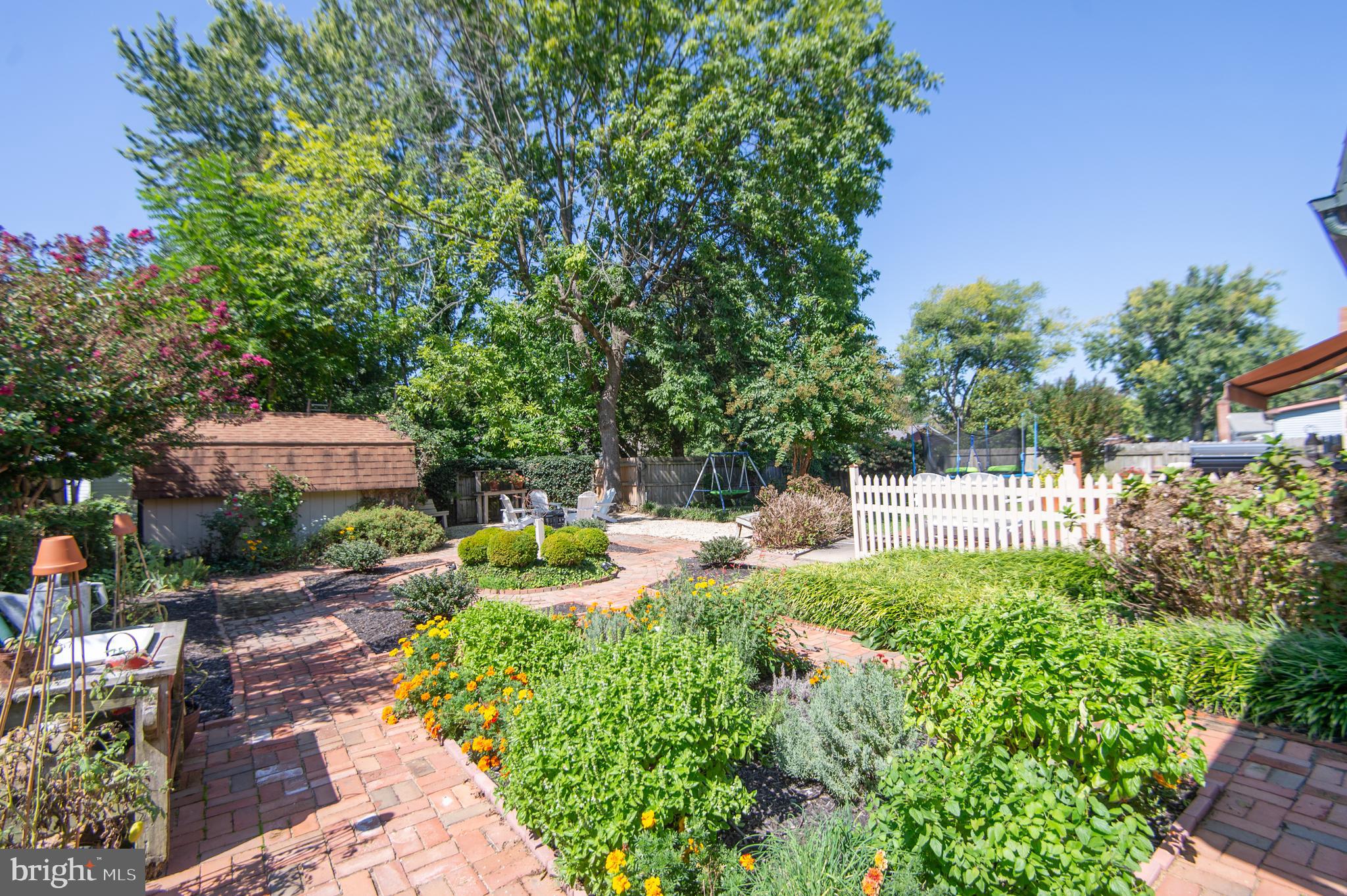 ALGONQUIN - Residential