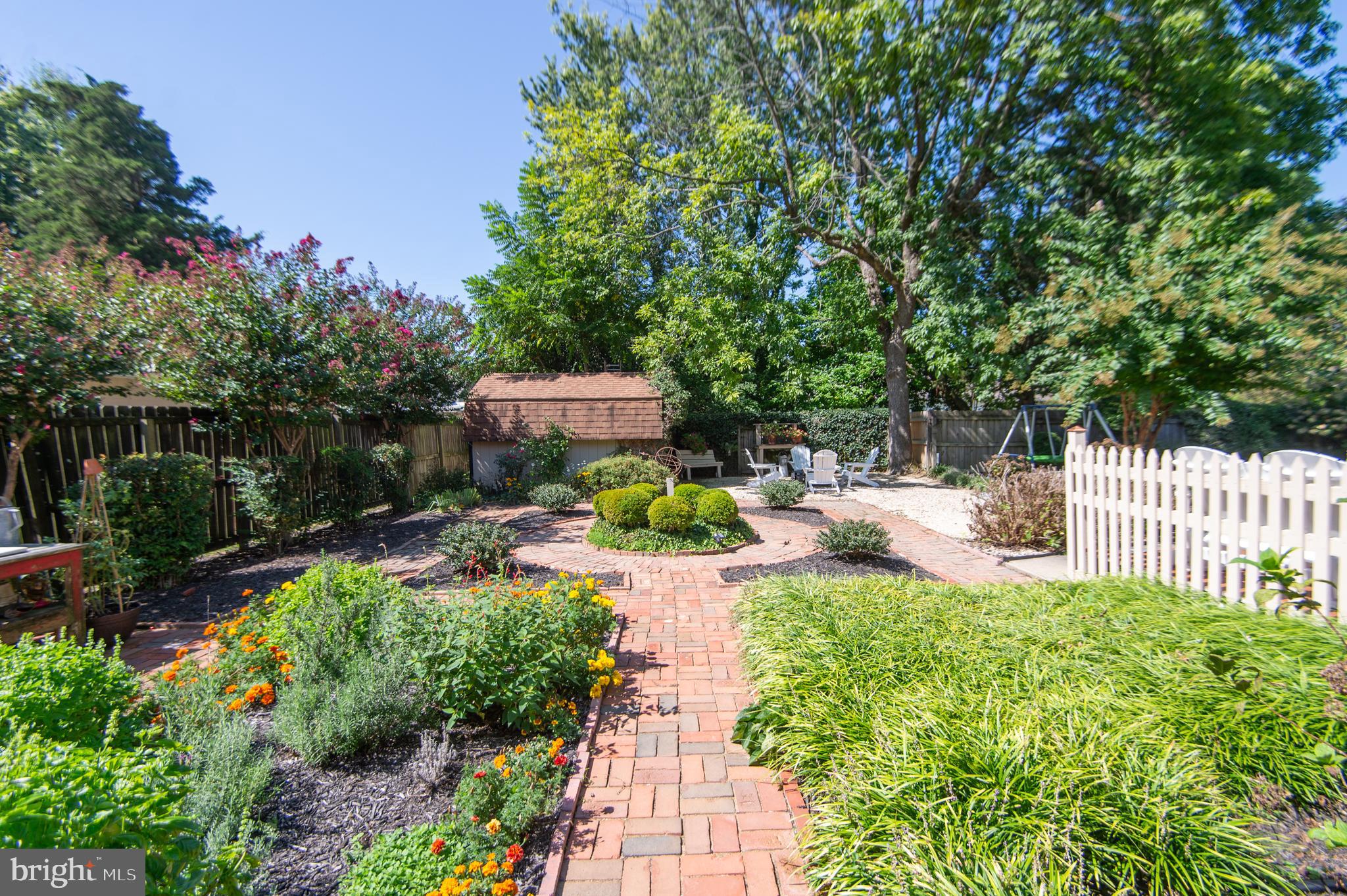 ALGONQUIN - Residential