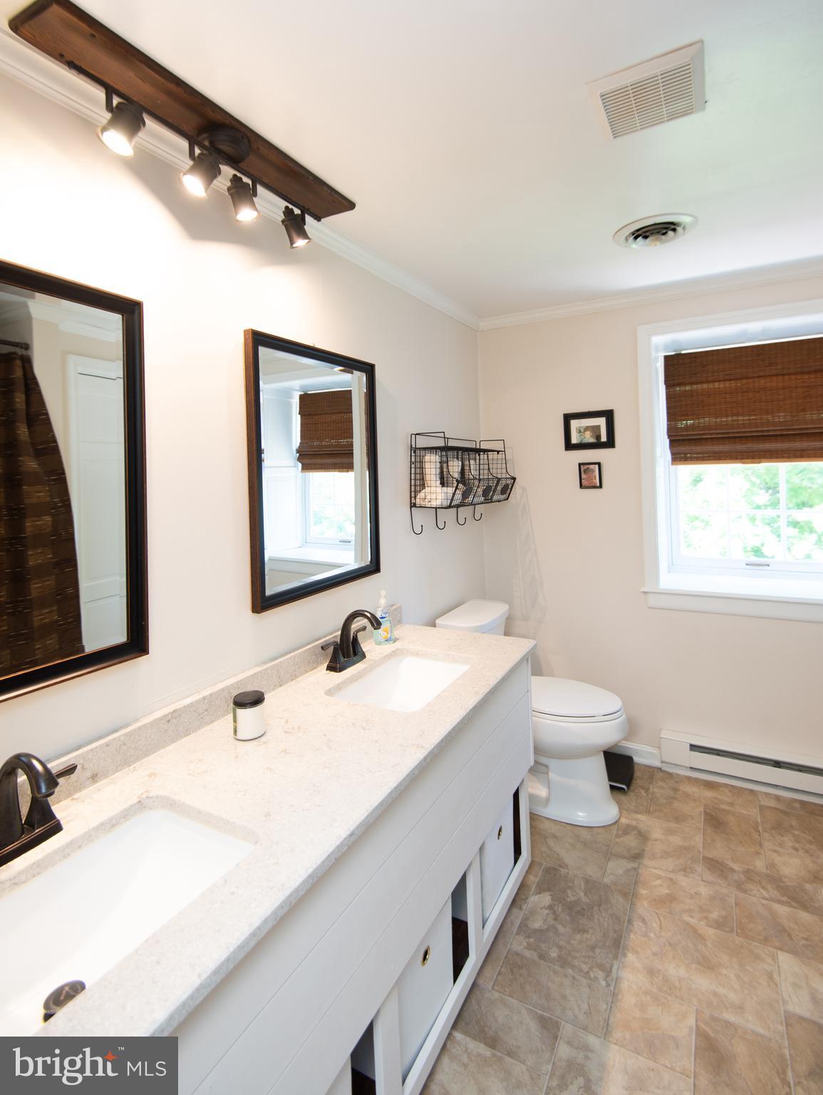 ALGONQUIN - Residential