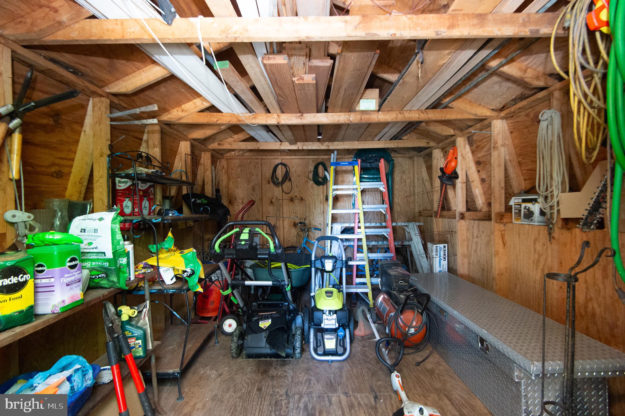 ALGONQUIN - Residential