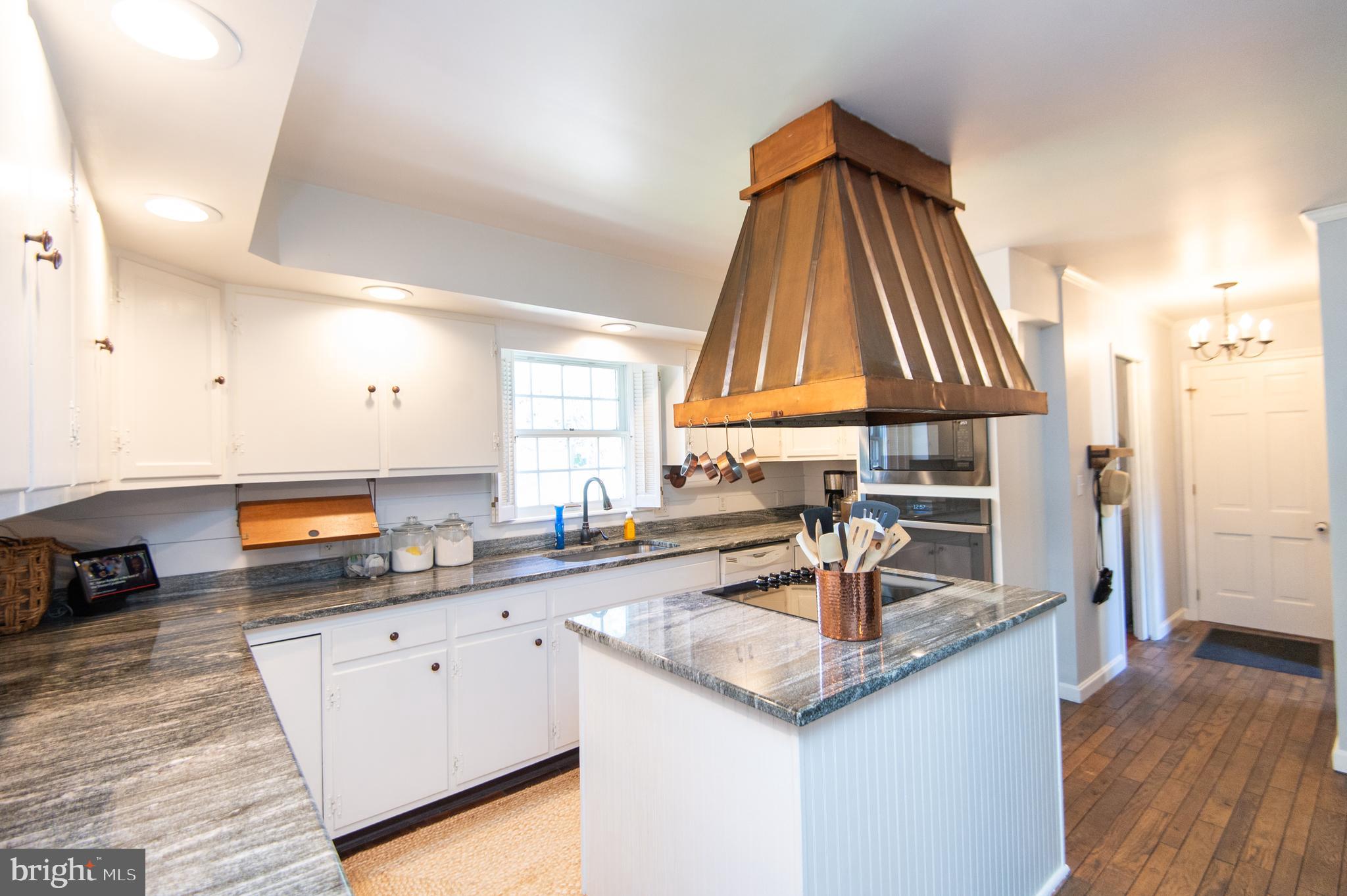 ALGONQUIN - Residential