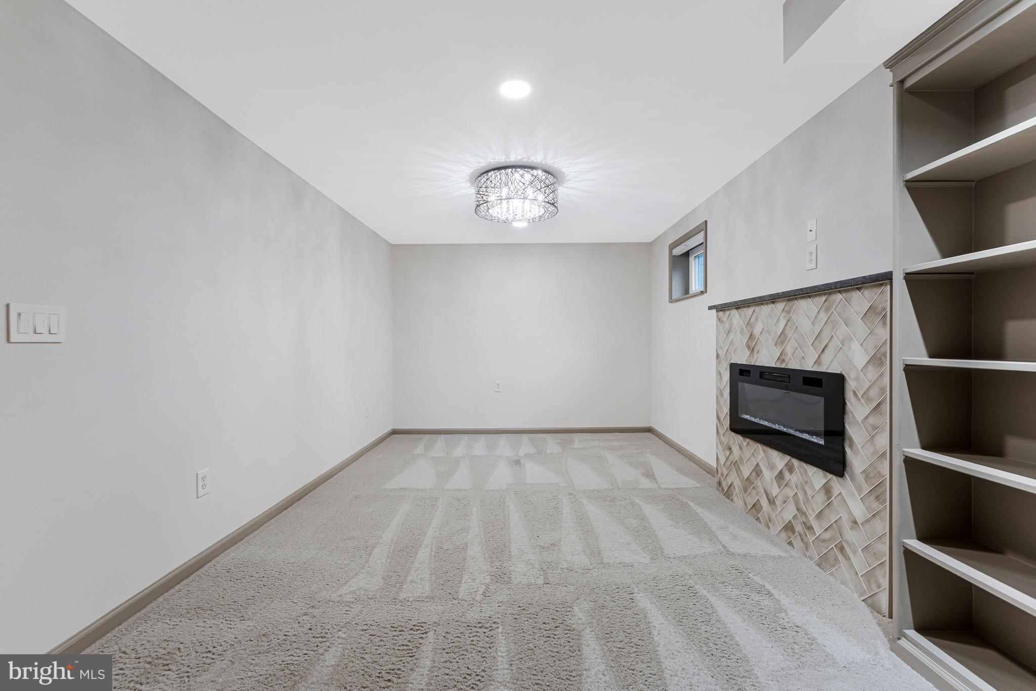 DEEPWOOD - Residential