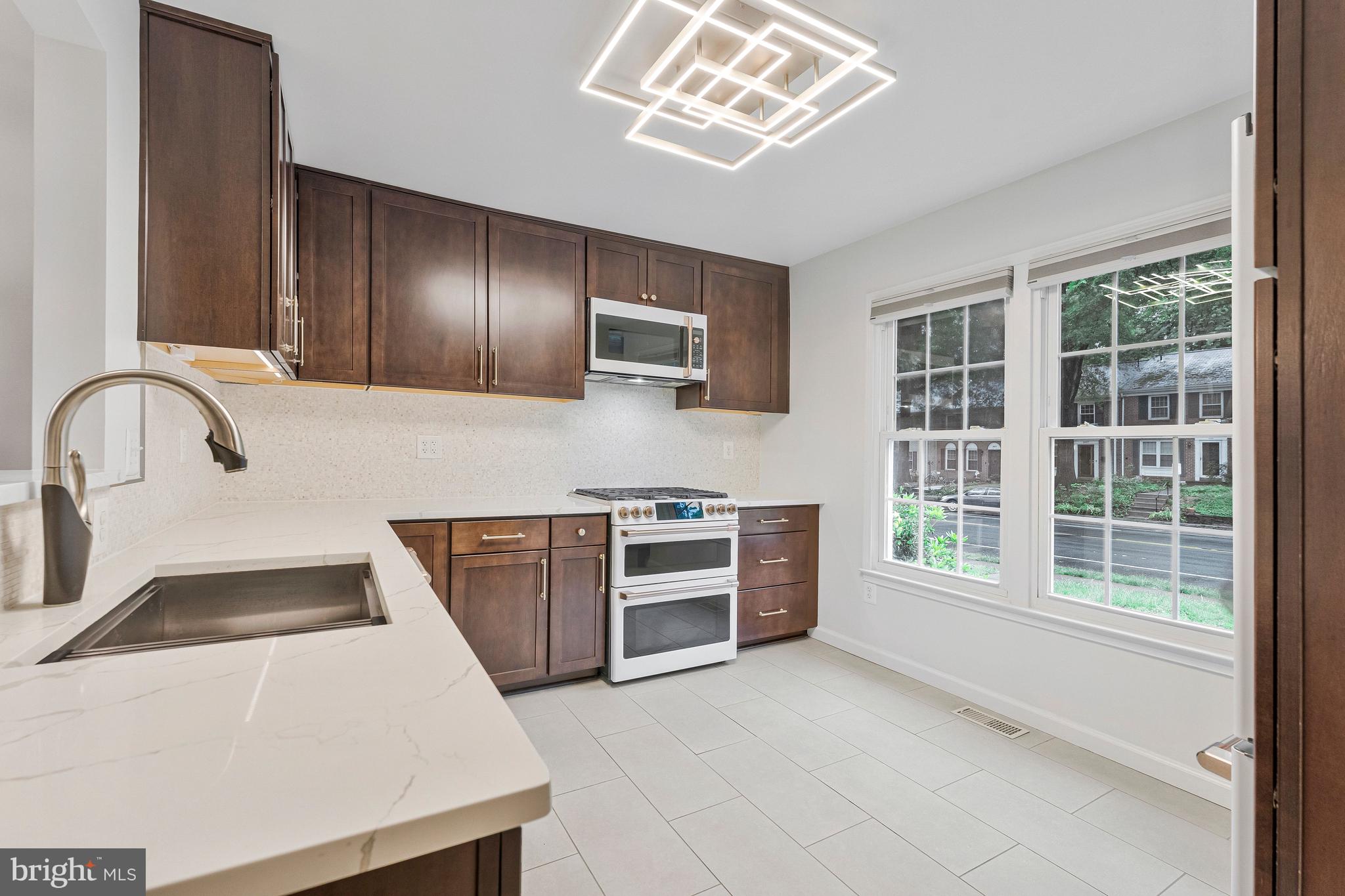 DEEPWOOD - Residential