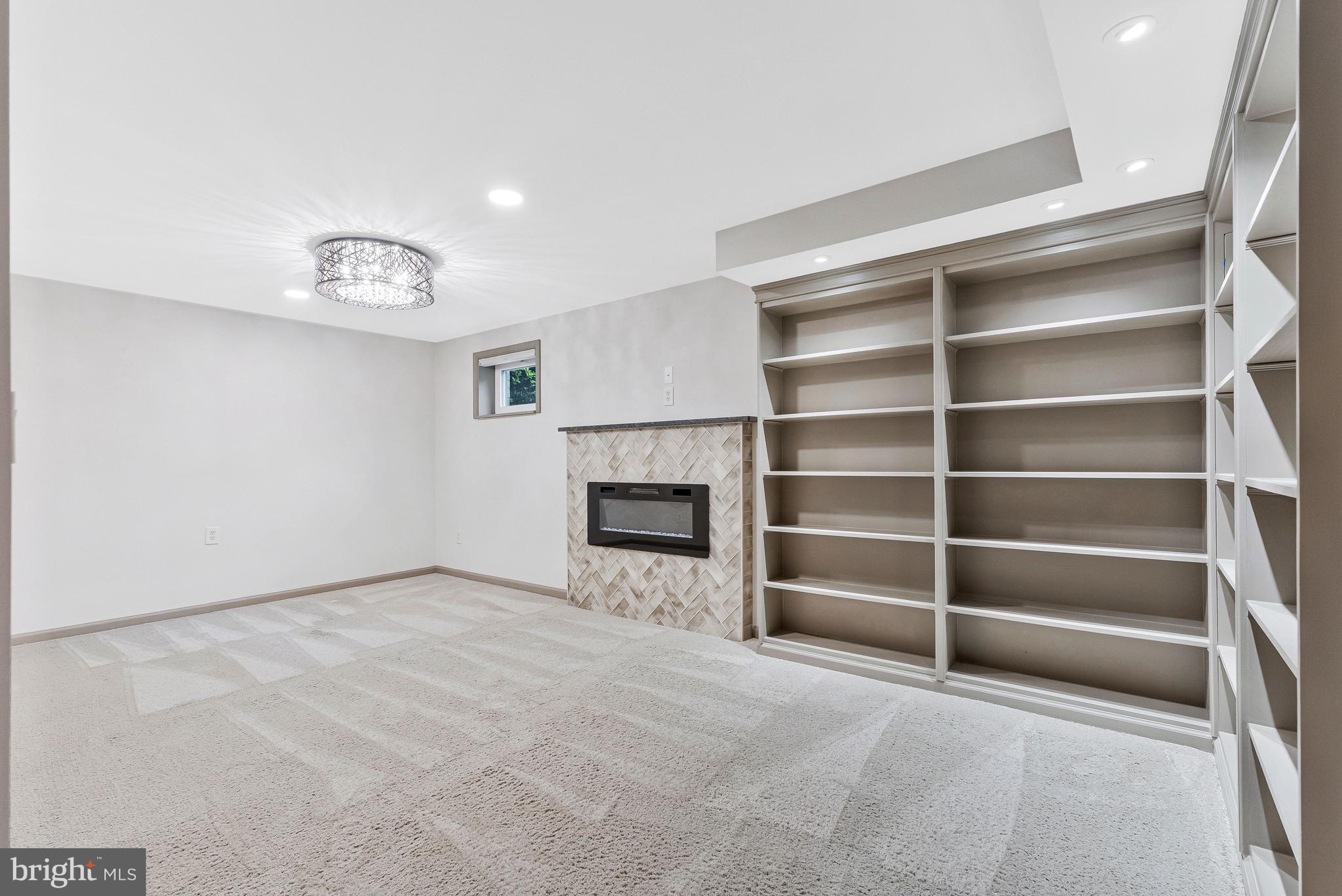 DEEPWOOD - Residential