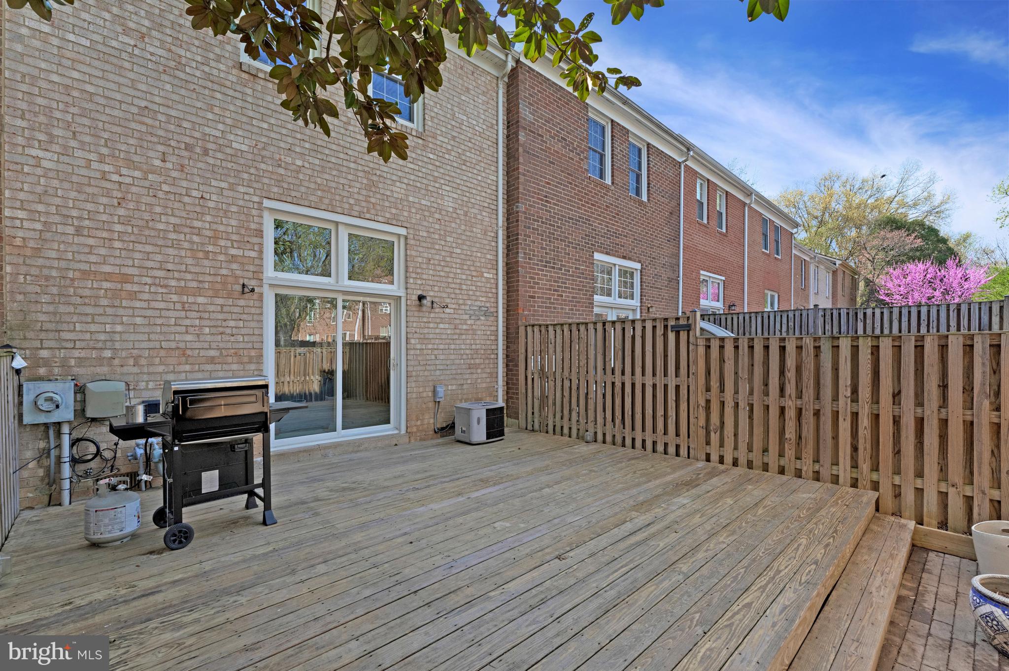 DEEPWOOD - Residential