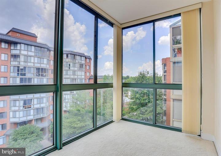 WINDSOR PLAZA - Residential
