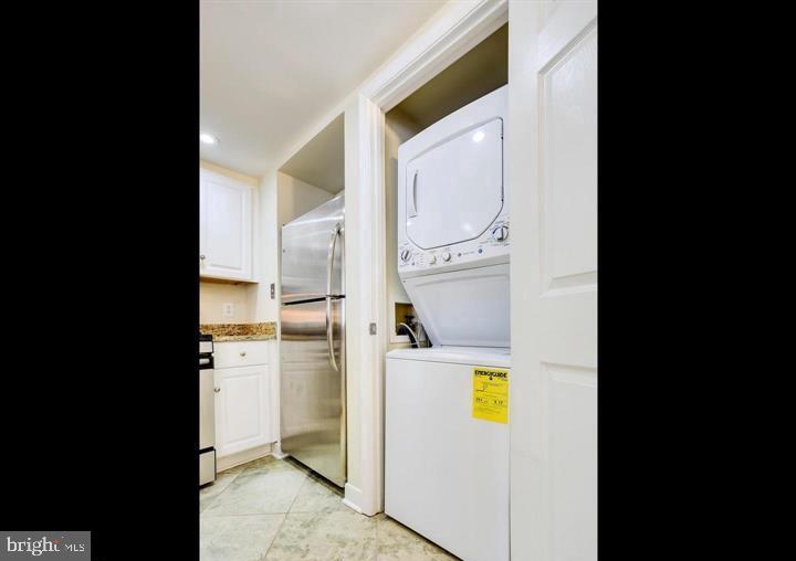 WINDSOR PLAZA - Residential