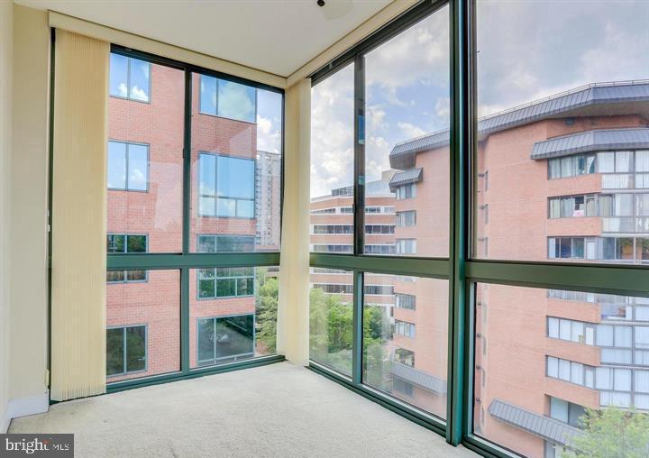 WINDSOR PLAZA - Residential