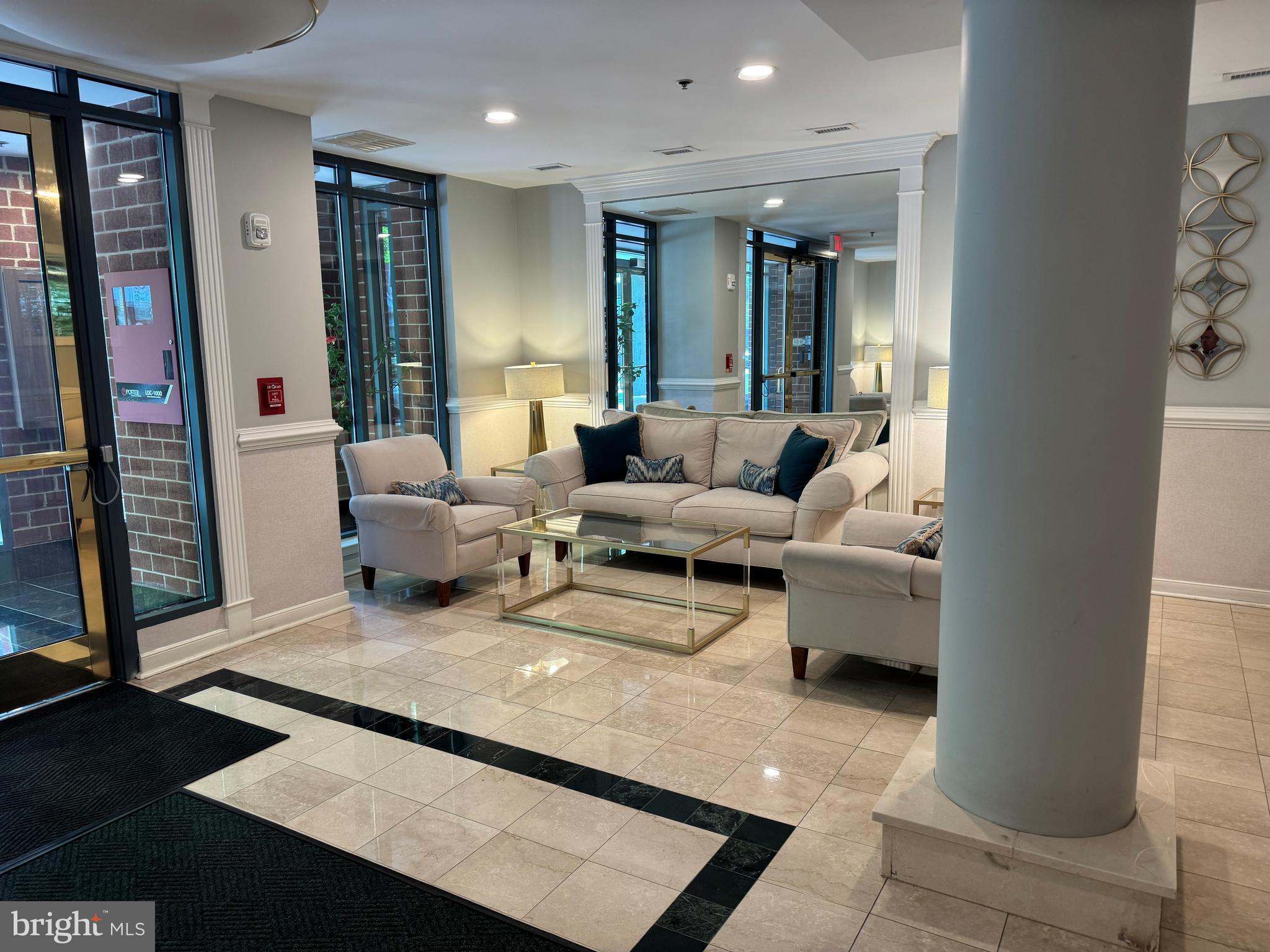 WINDSOR PLAZA - Residential