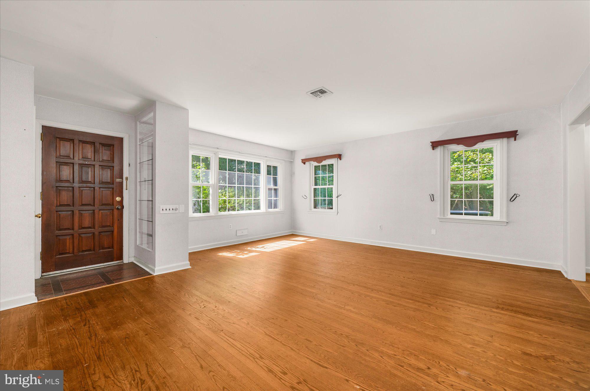 11 ANTHONY WAYNE DRIVE