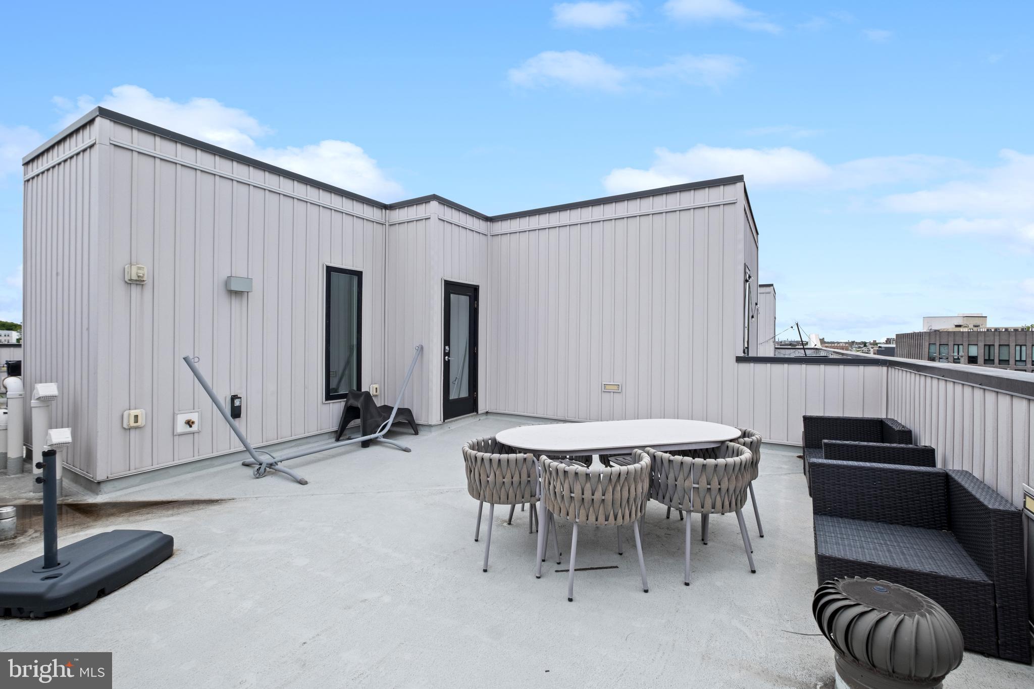2012 FRANKFORD AVENUE 18 4B