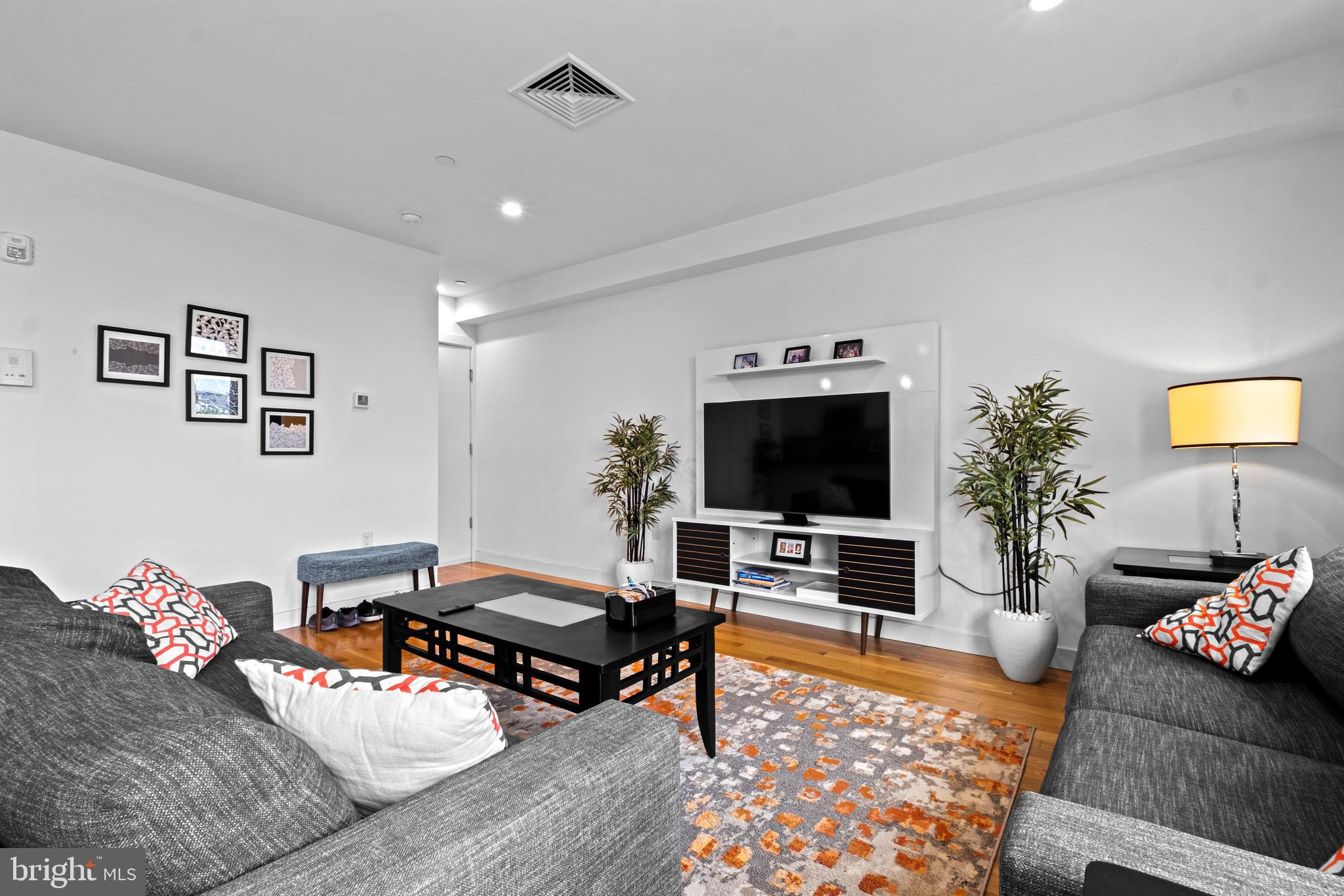2012 FRANKFORD AVENUE 18 4B