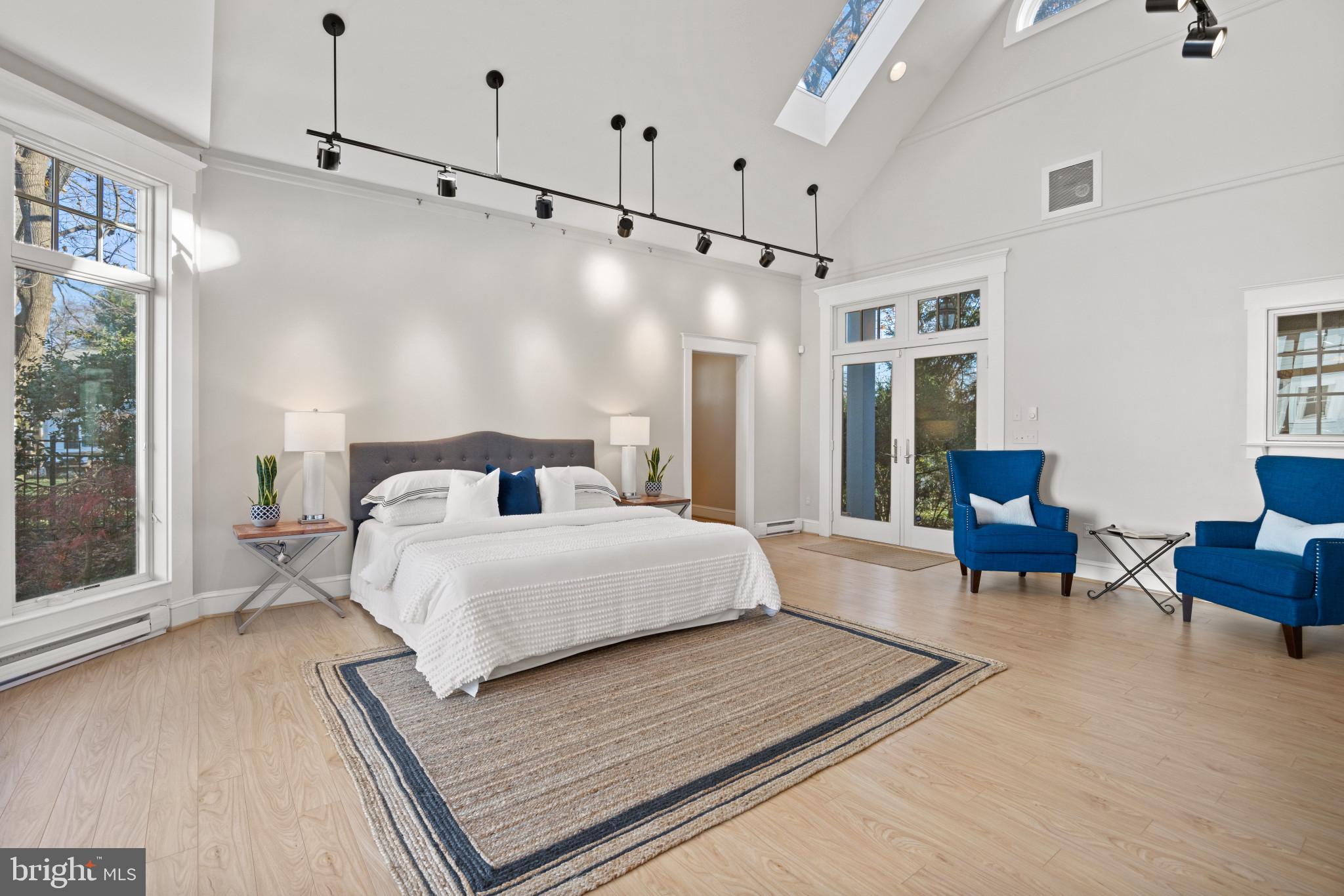 MANHATTAN BEACH - Residential