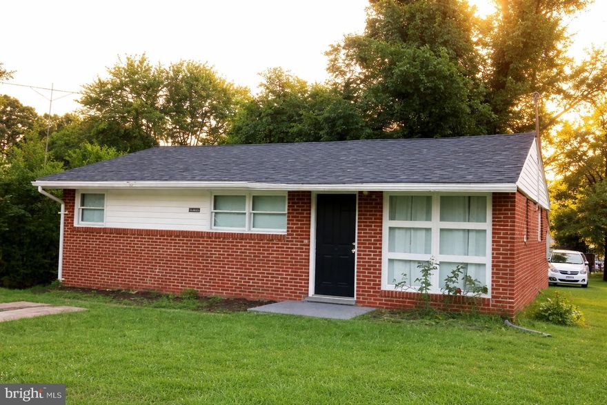 Excellent opportunity for first-time buyers, downsizers, or investors! This 3-bedroom, 1-bathroom ranch-style home offers main-level living. The kitchen was updated in 2017 with cabinets, stainless-steel appliances and granite countertops. In 2022, a custom working peninsula with quartz was added, featuring storage drawers and expanded prep space.

This home is move-in ready and perfectly located, you’ll enjoy quick access to Rte 229, putting you just minutes from downtown restaurants, breweries, and local shops. This is the perfect chance to own in Culpeper at an affordable price point! Schedule your showing today.