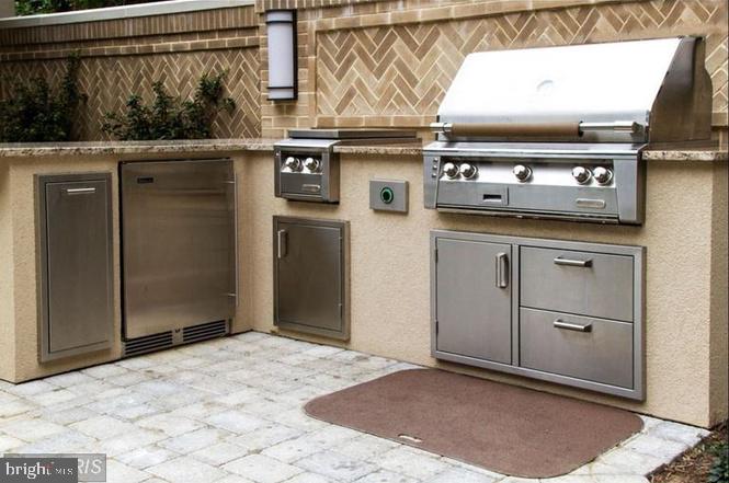 PARK PLACE - Residential Lease