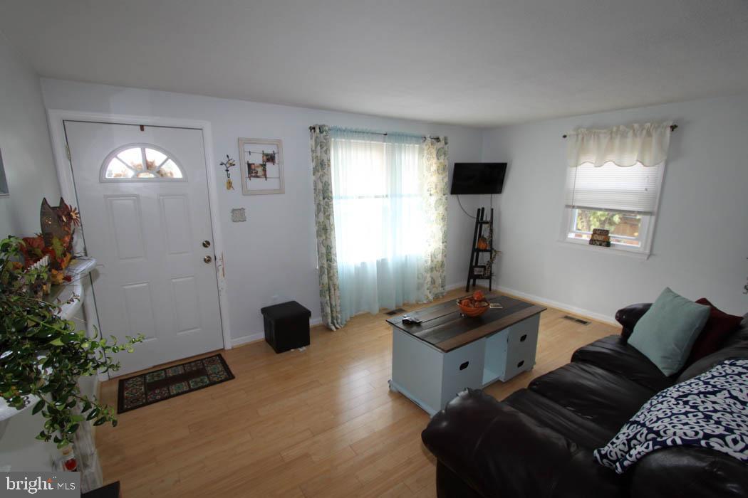 ORCHARD HILLS - Residential Lease