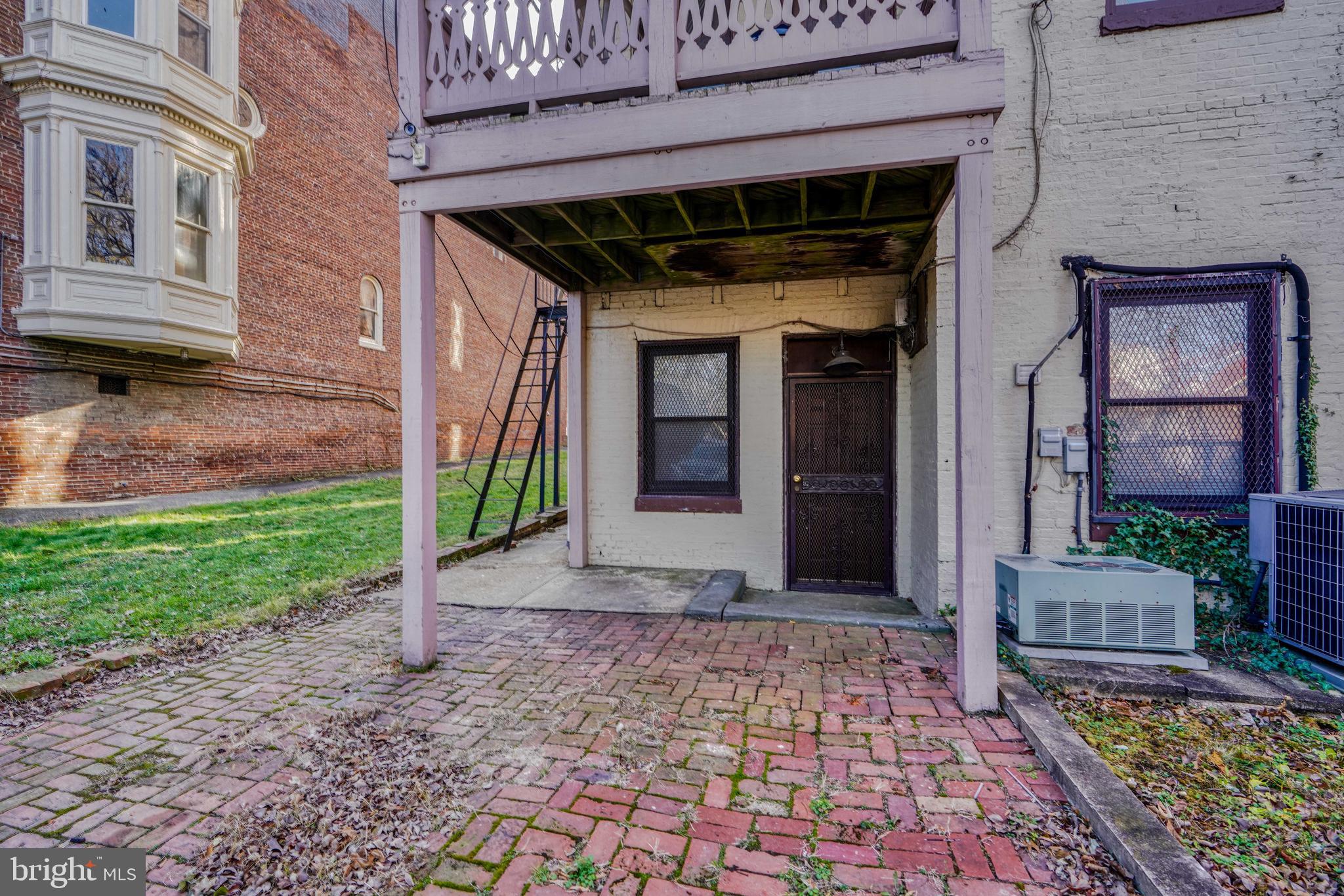 BOLTON HILL HISTORIC DISTRICT - Residential Lease