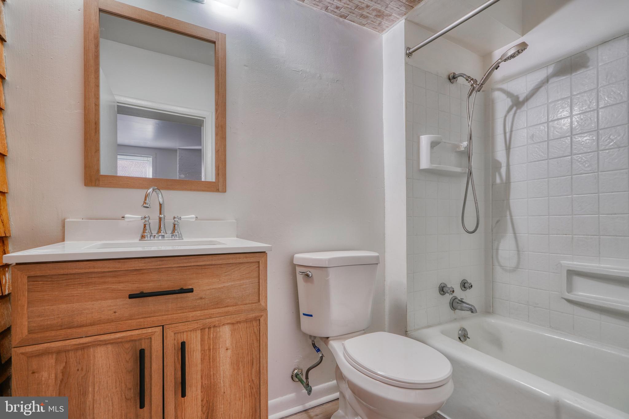 BOLTON HILL HISTORIC DISTRICT - Residential Lease