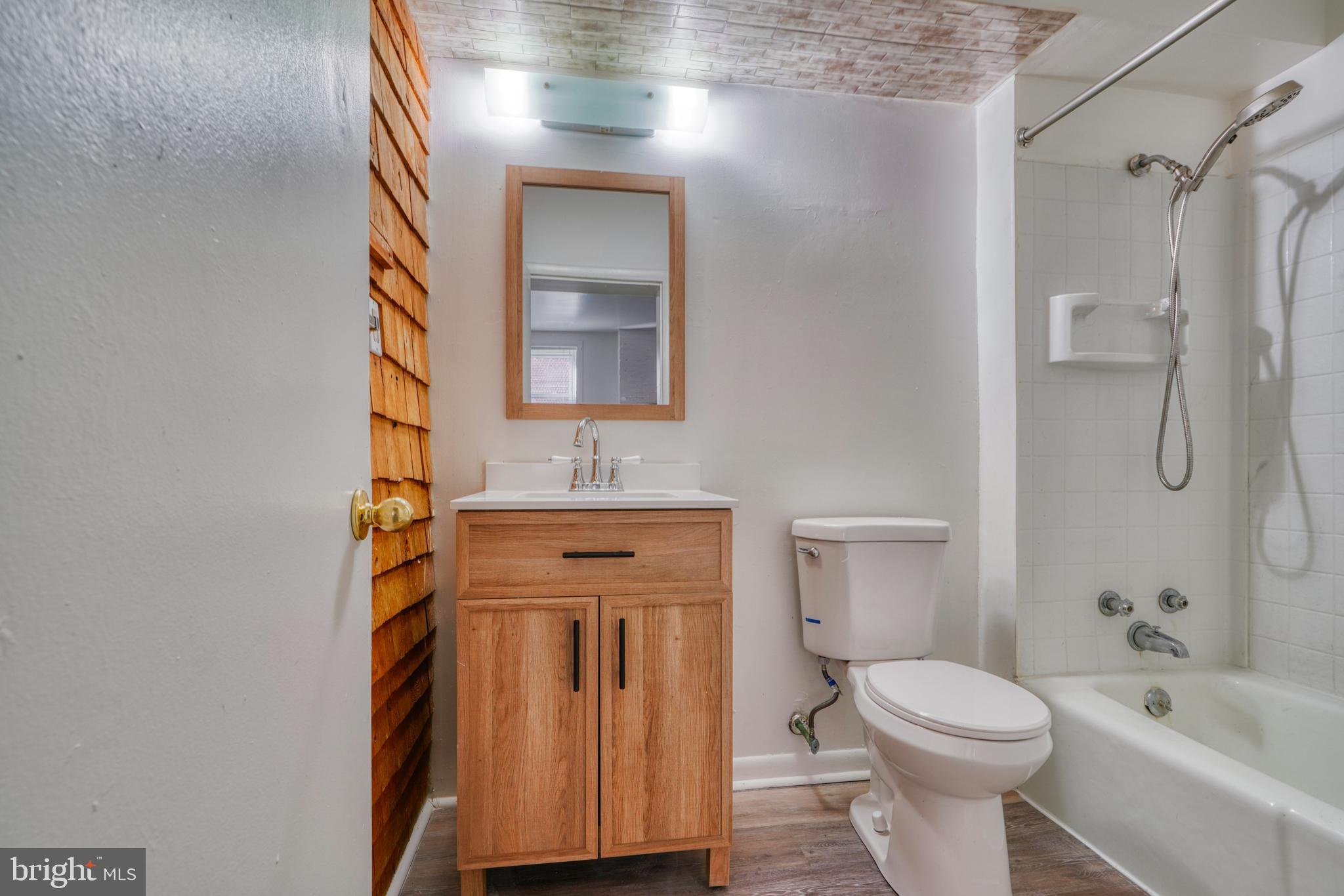 BOLTON HILL HISTORIC DISTRICT - Residential Lease