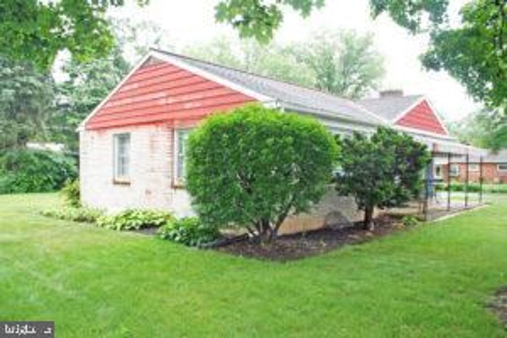 Photo of 211 Frederick Street, MOUNT JOY, PA 17552 (MLS # PALA2075018)