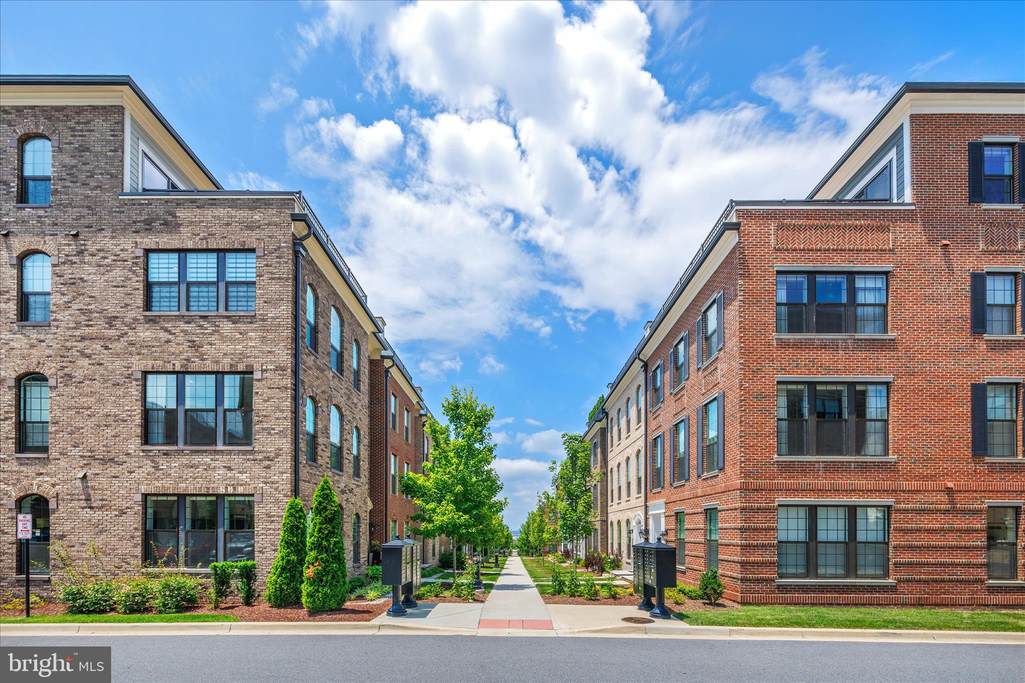610 LEIGH WAY