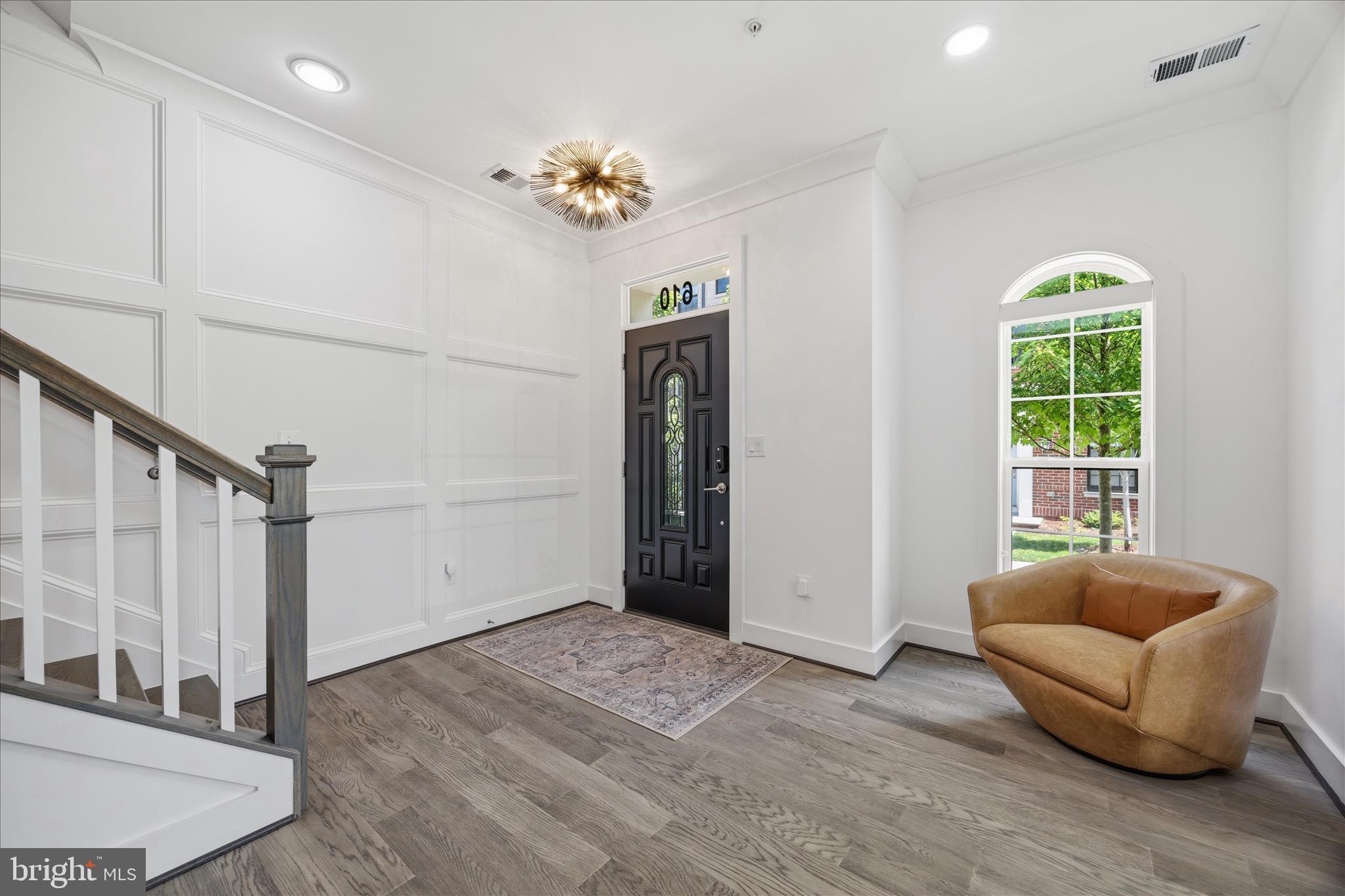 610 LEIGH WAY