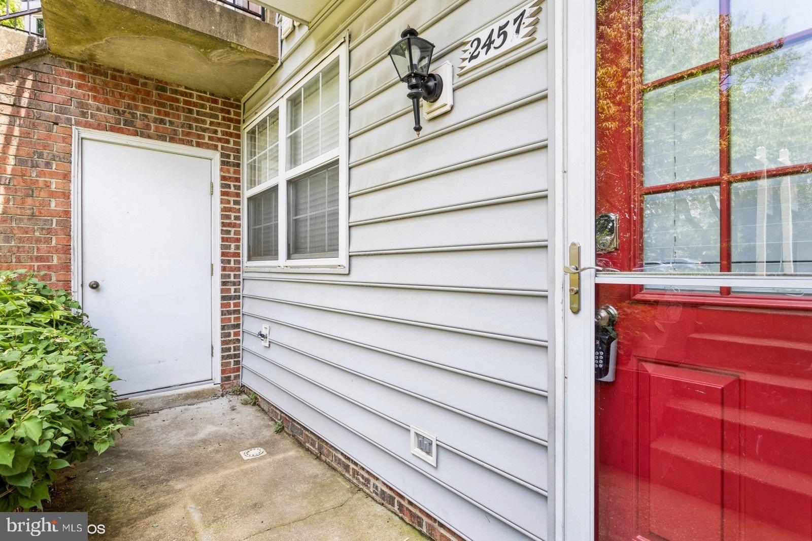 2457 WENTWORTH DRIVE