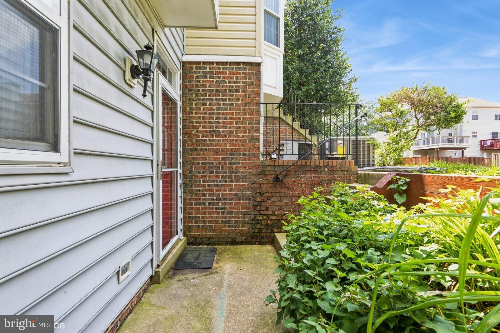 2457 WENTWORTH DRIVE