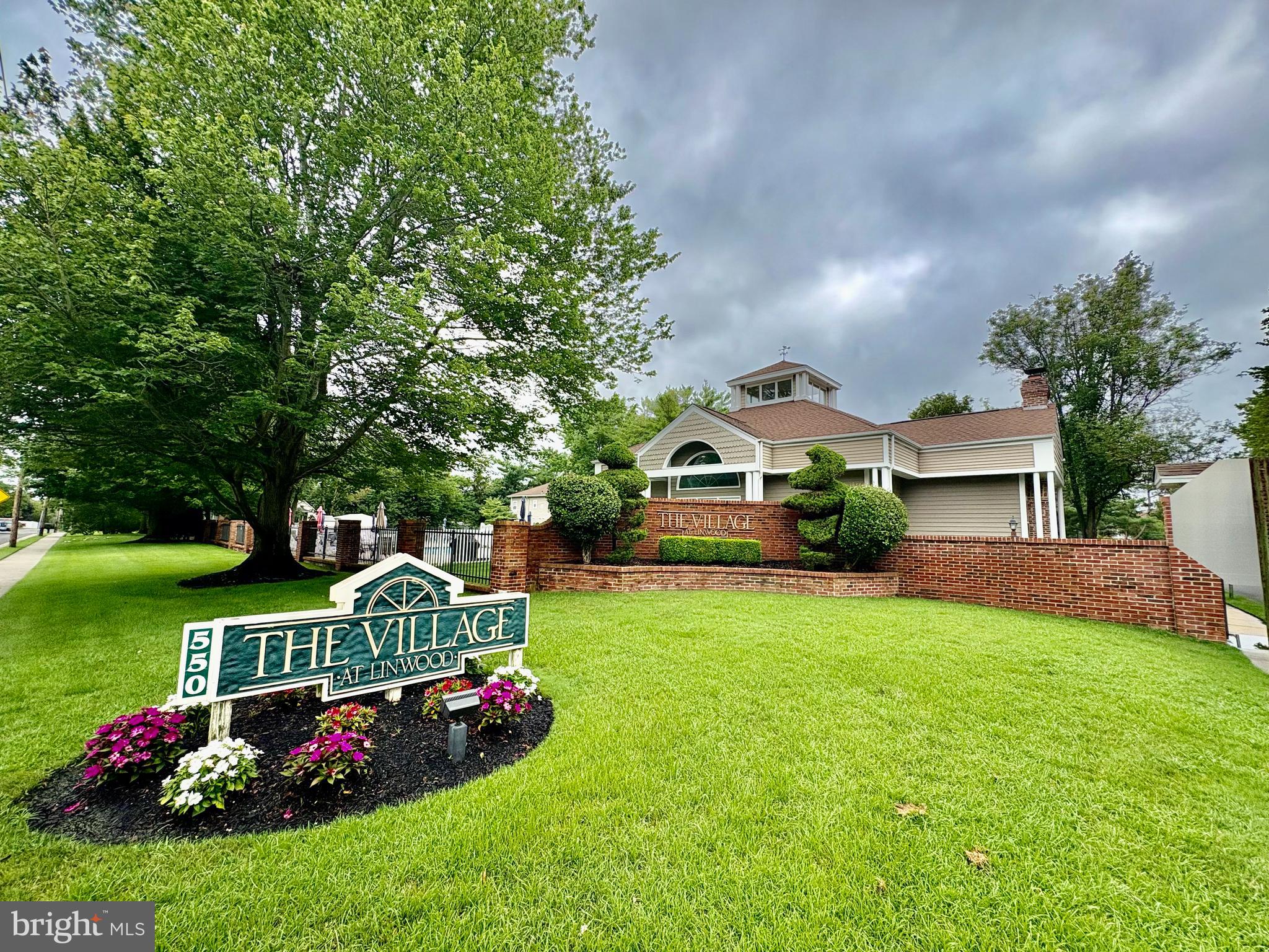 550 CENTRAL AVENUE G-16