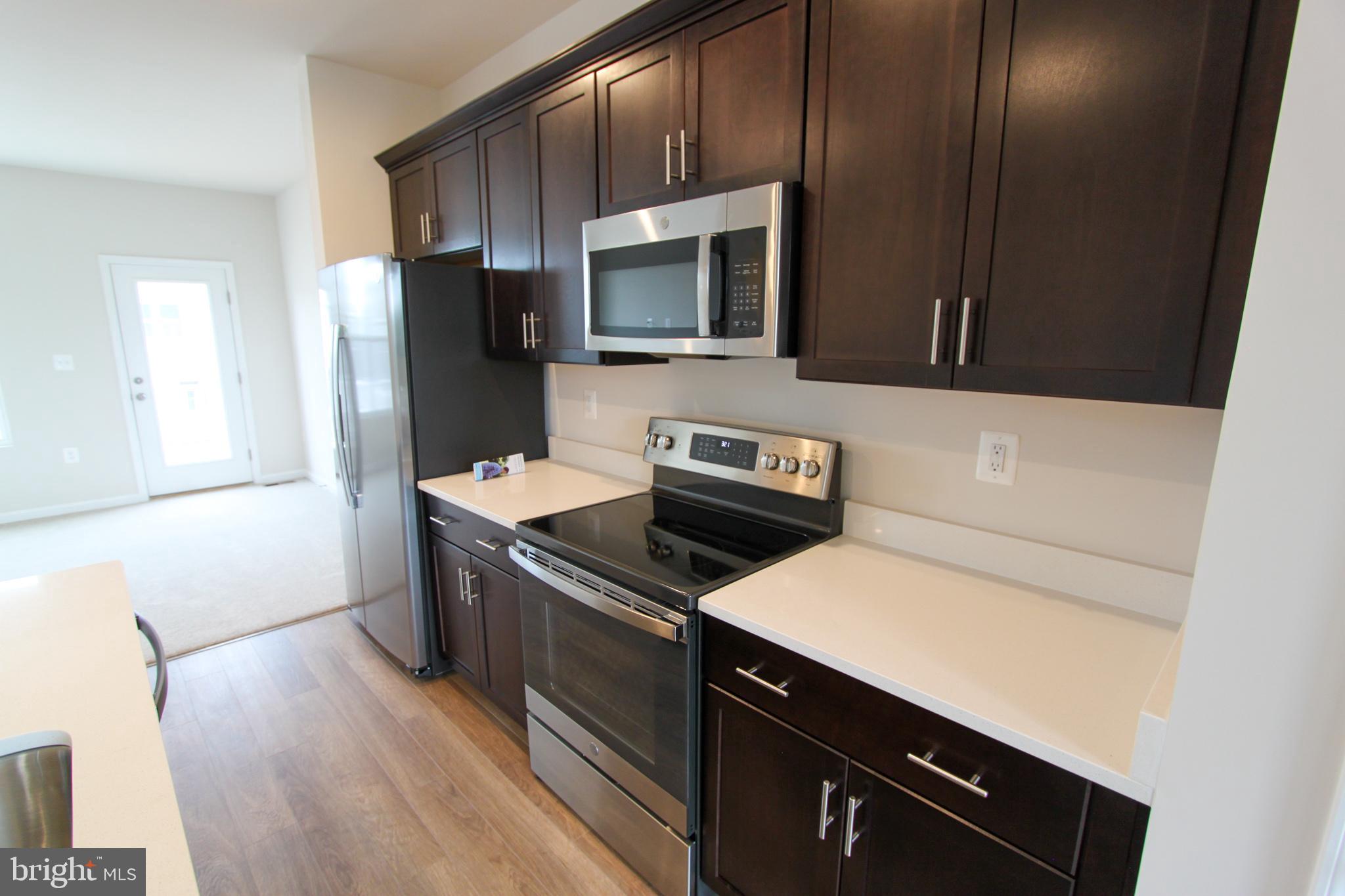 PRESIDENTS POINTE - Residential Lease