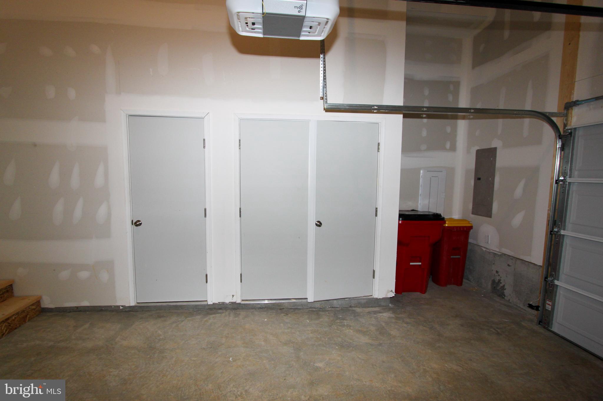 PRESIDENTS POINTE - Residential Lease