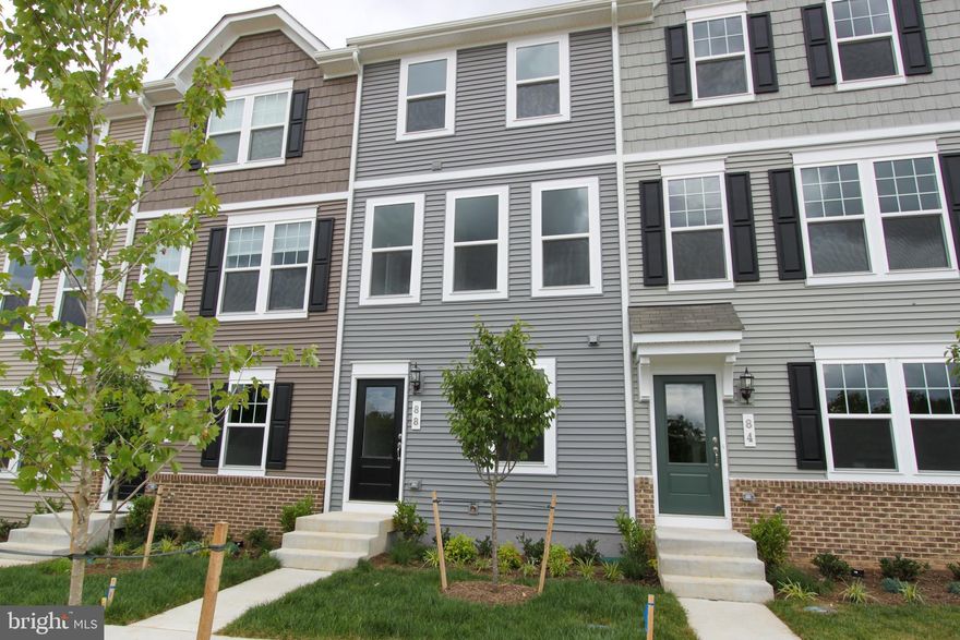 This beautiful 2 bedroom, 2.5 bathroom townhome is MOVE IN READY NOW! Built in 2021 and located in the new Presidents Pointe Community. It's a must see. Upgraded kitchen features granite countertops, a kitchen island and upgraded appliances. Open living room offers plenty of natural light. Deck off of the living room. 2 bedrooms upstairs and 2 full bathrooms. Finished rec room in the basement. Spacious rear entry garage with storage space. Close to shopping, parks, dining and commuter routes. 

Washer/dryer hookups. 

Rent includes Renters Insurance and Second Nature Air Filter Subscription. 

NO PETS. 

EHO.