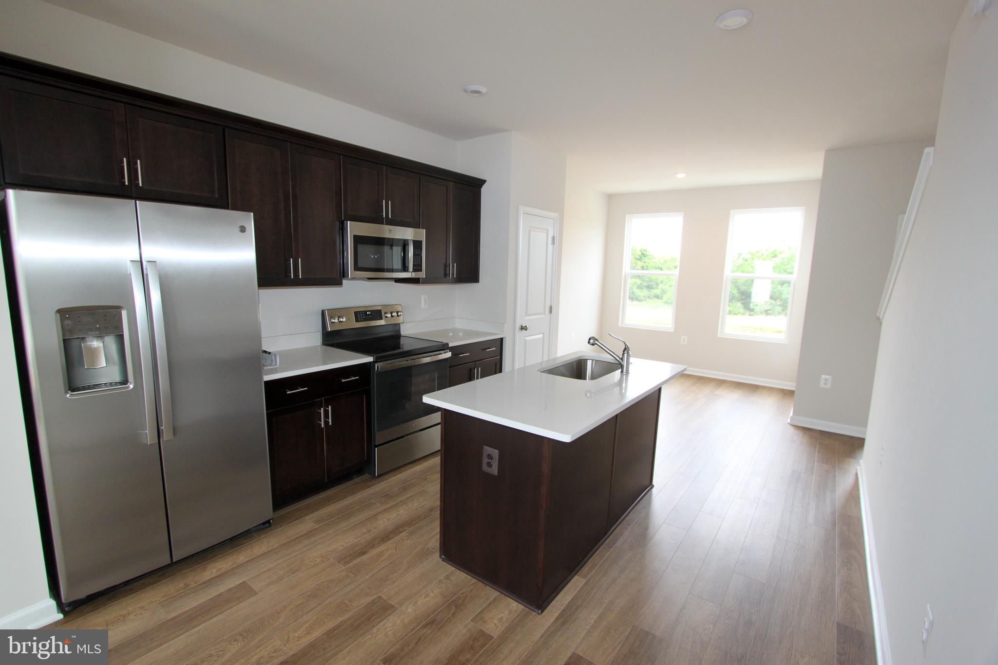 PRESIDENTS POINTE - Residential Lease