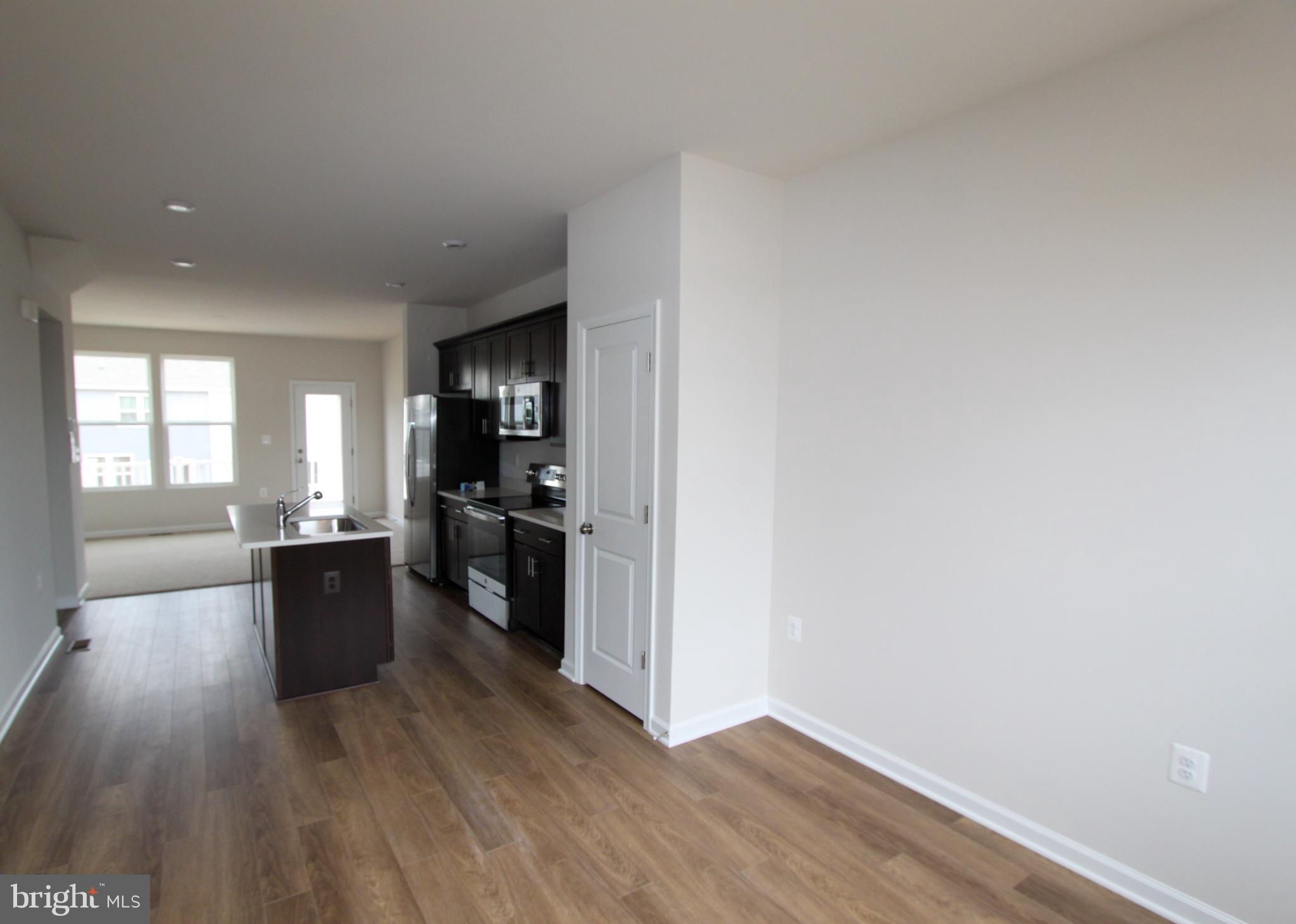 PRESIDENTS POINTE - Residential Lease