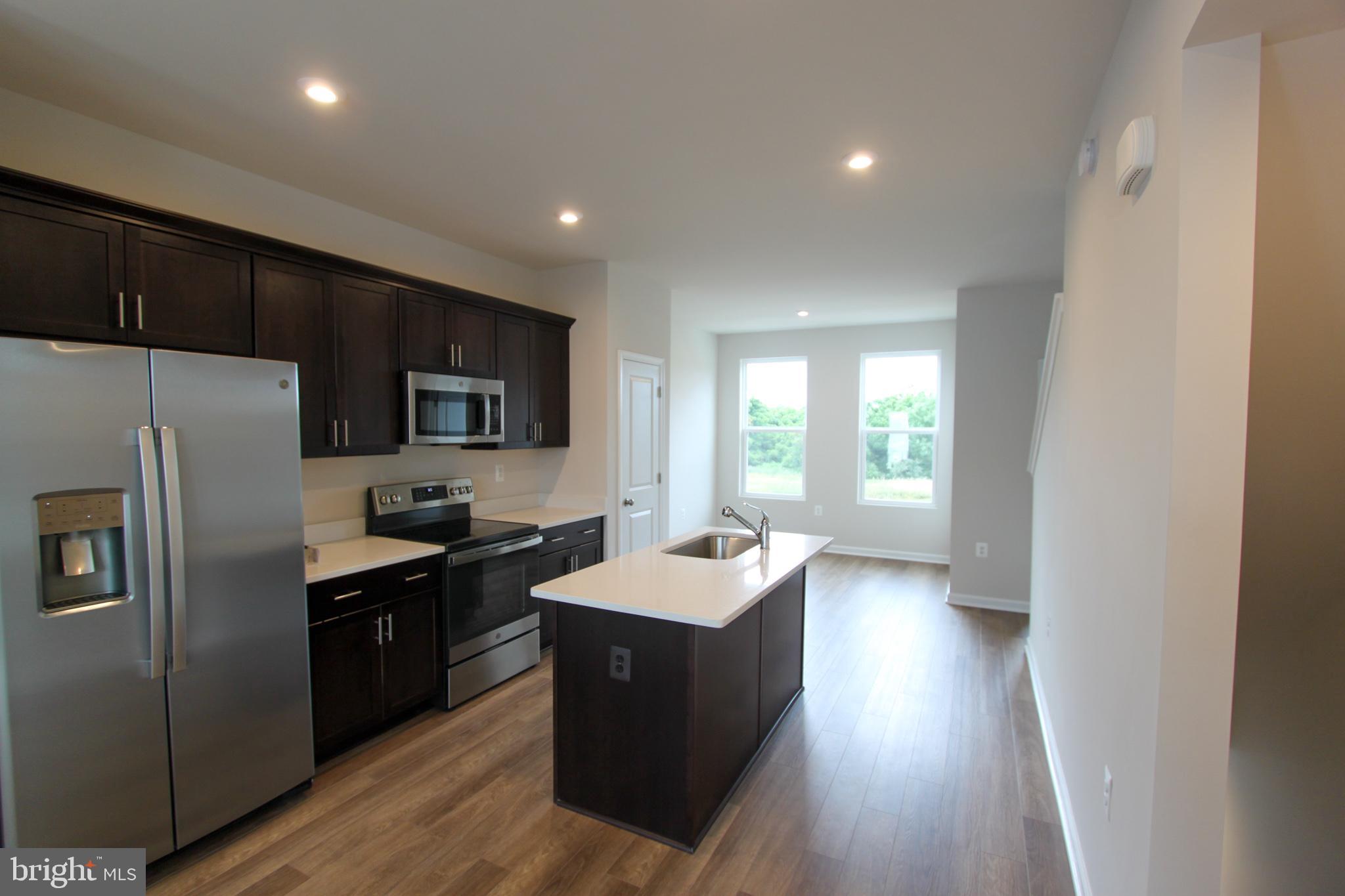 PRESIDENTS POINTE - Residential Lease