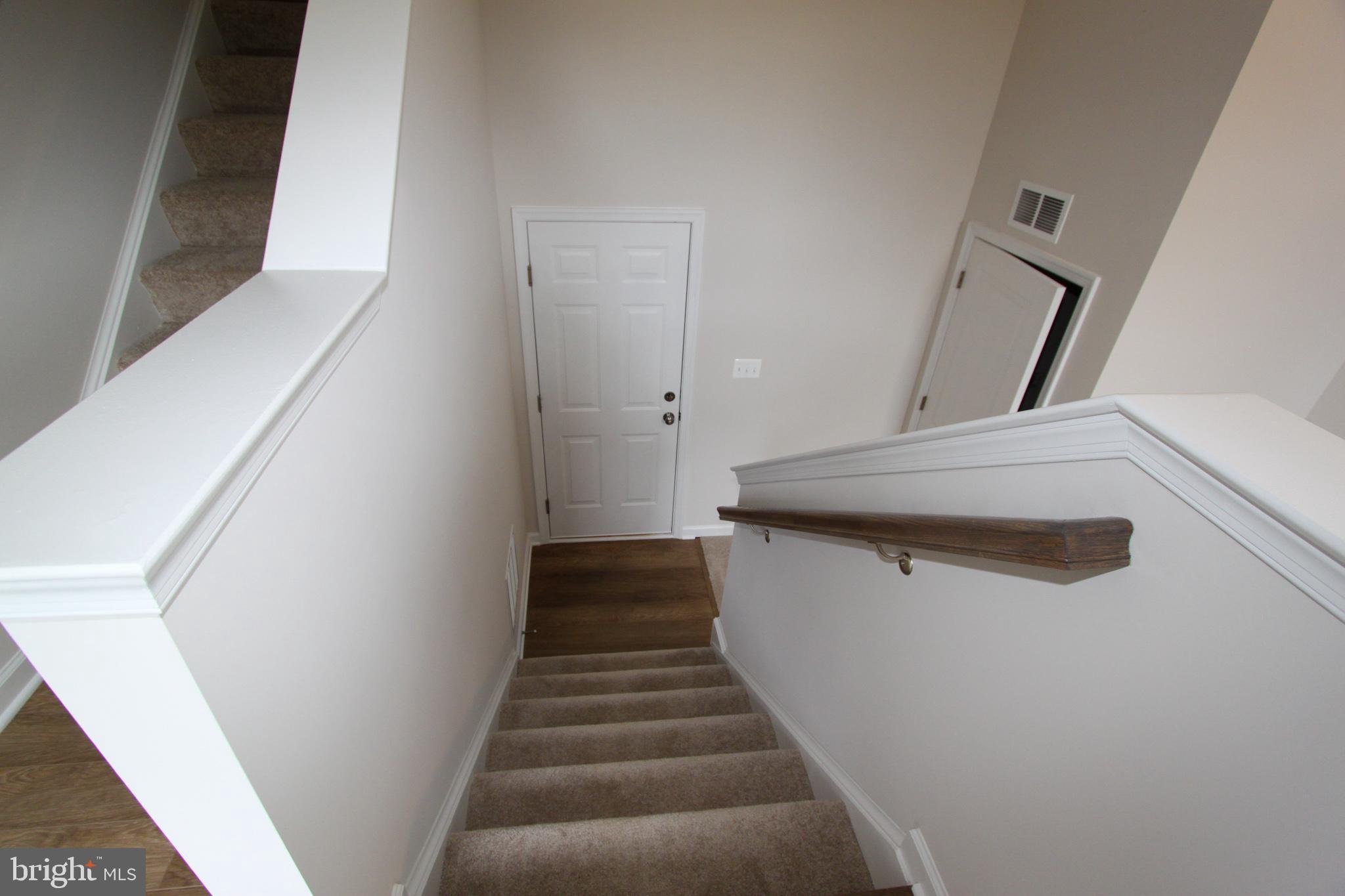 PRESIDENTS POINTE - Residential Lease