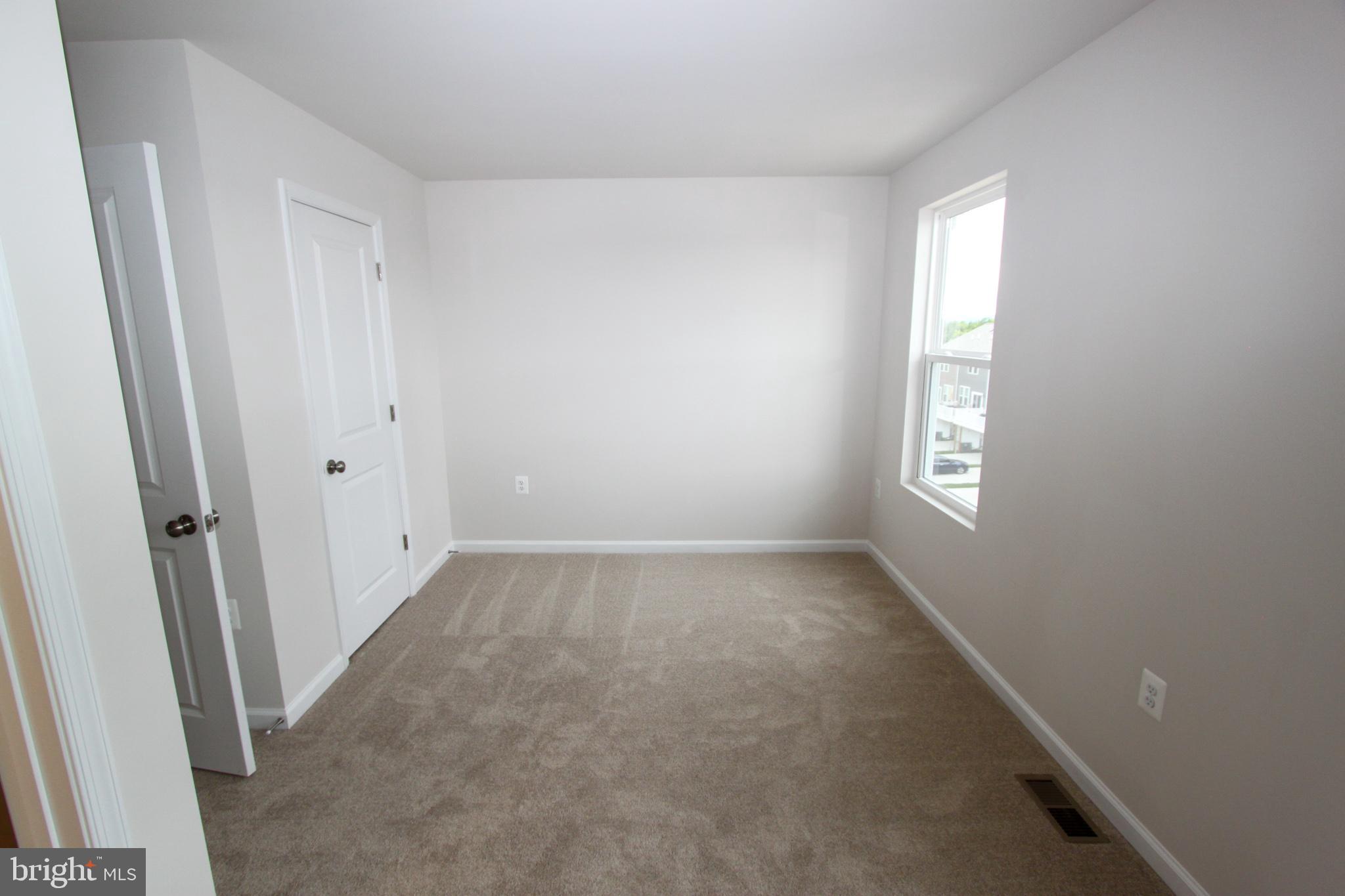 PRESIDENTS POINTE - Residential Lease