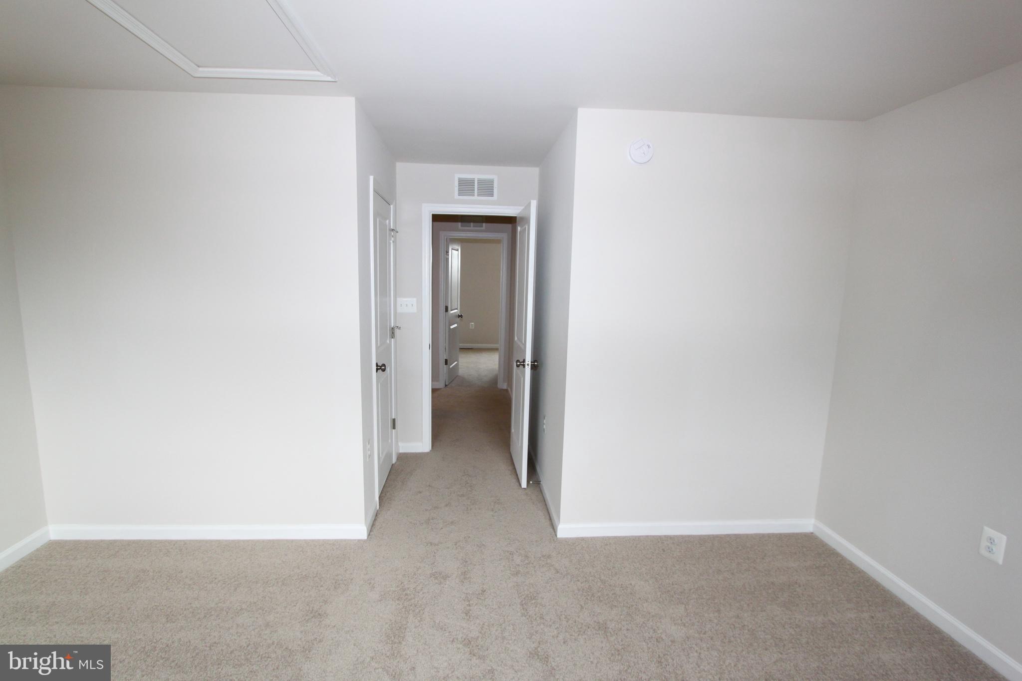 PRESIDENTS POINTE - Residential Lease